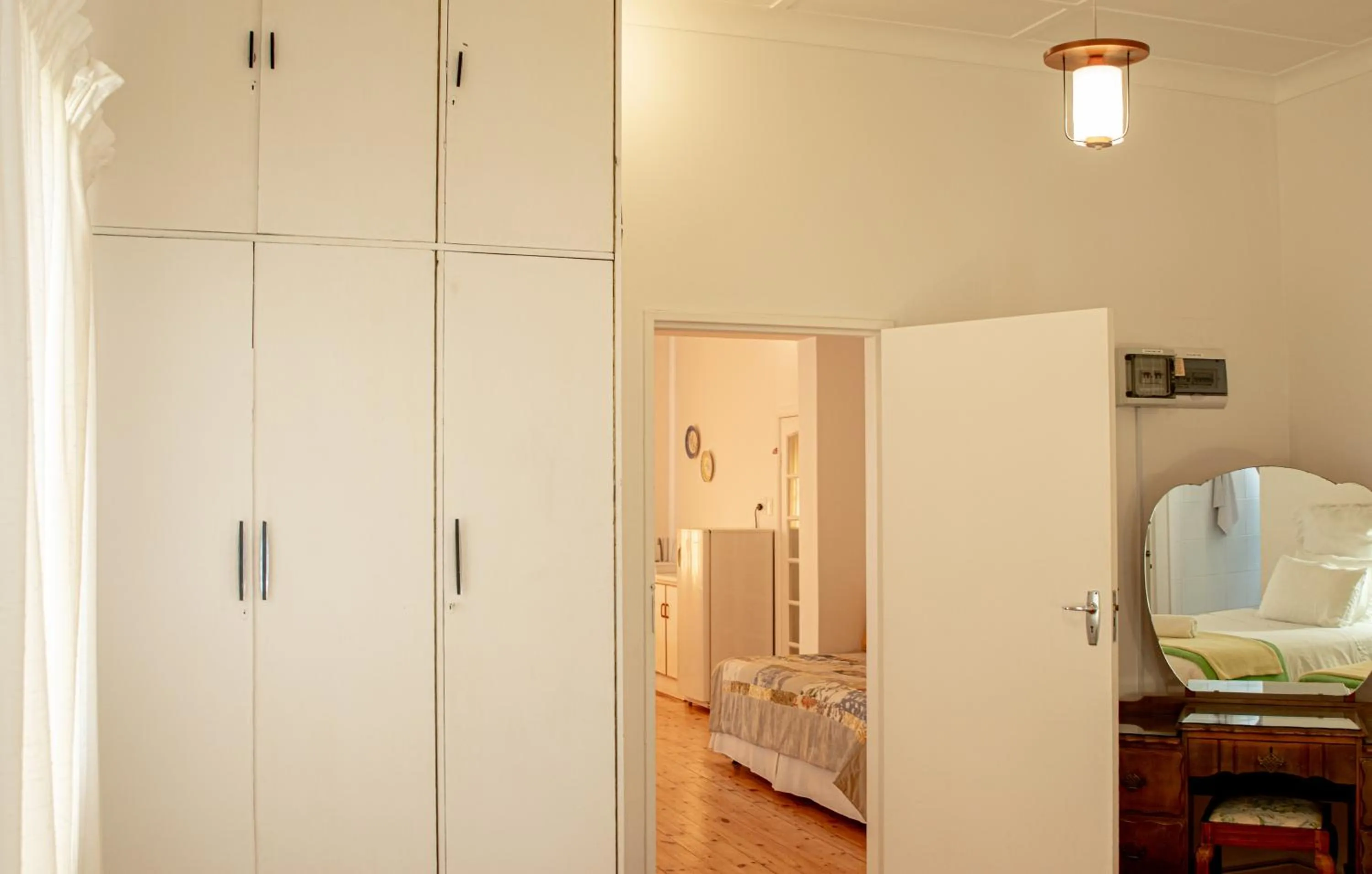 Photo of the whole room, Bed in 4 Rothman Street B&B