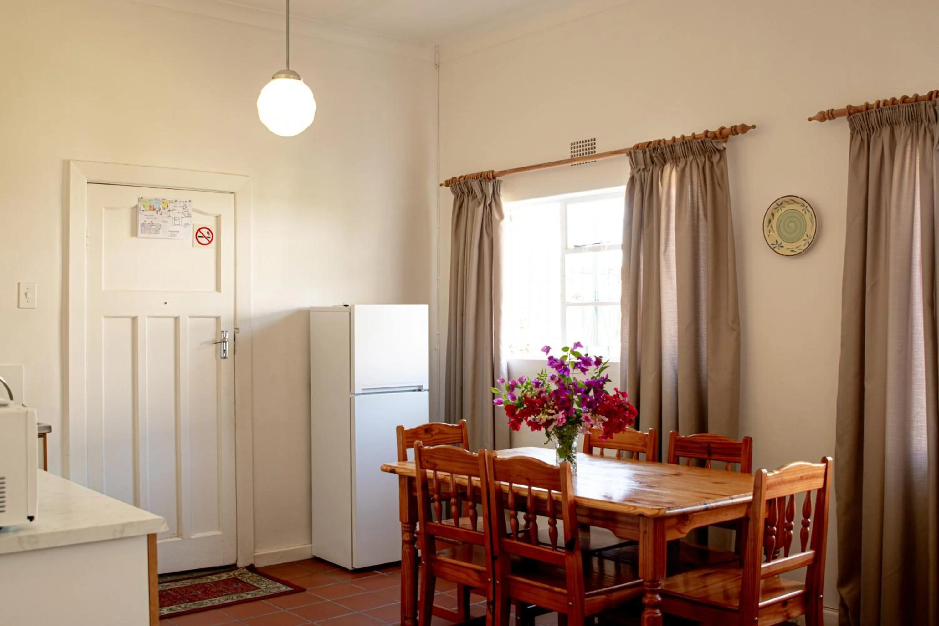 Kitchen or kitchenette in 4 Rothman Street B&B