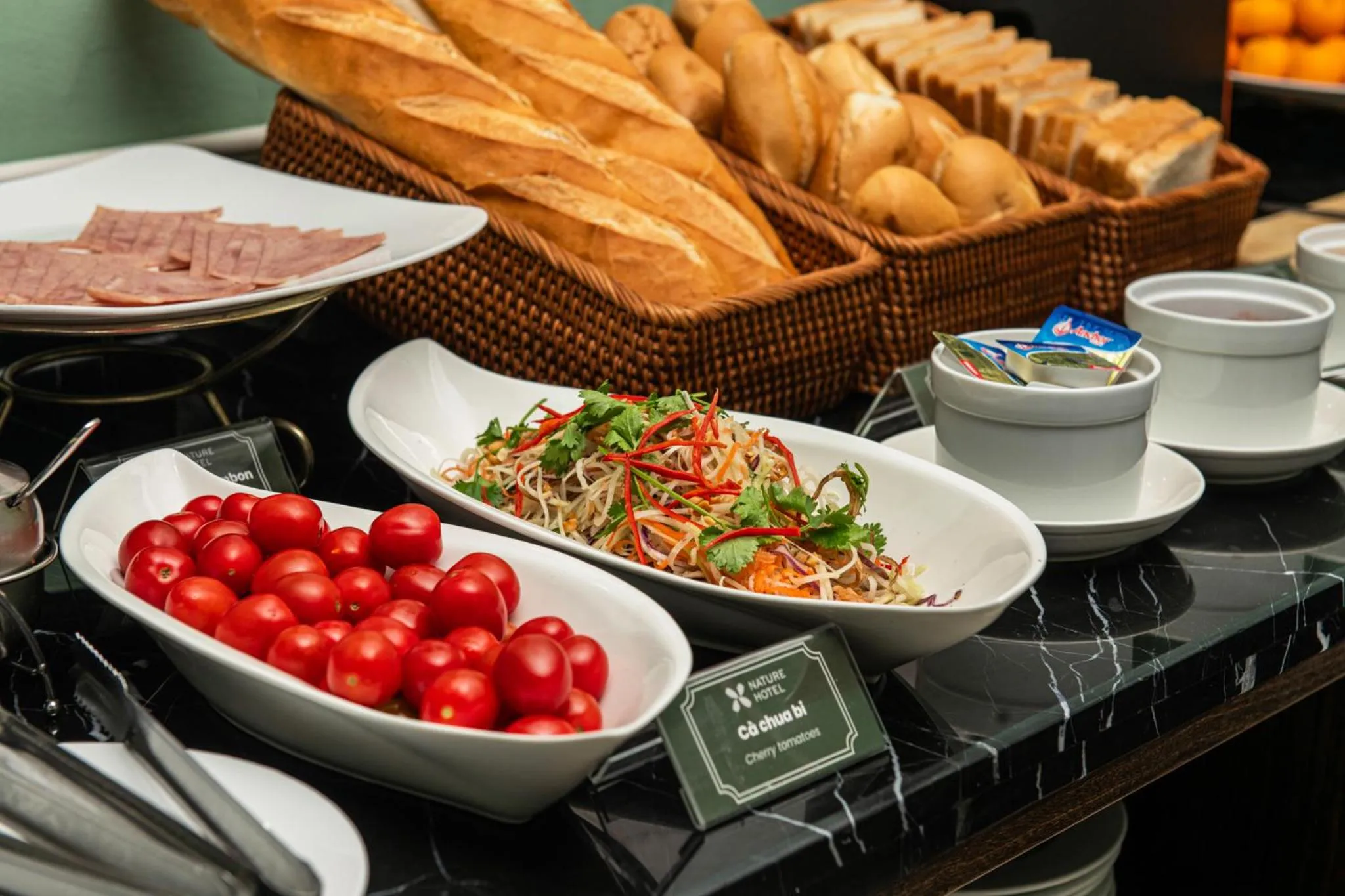 Restaurant/places to eat in Nature Hotel