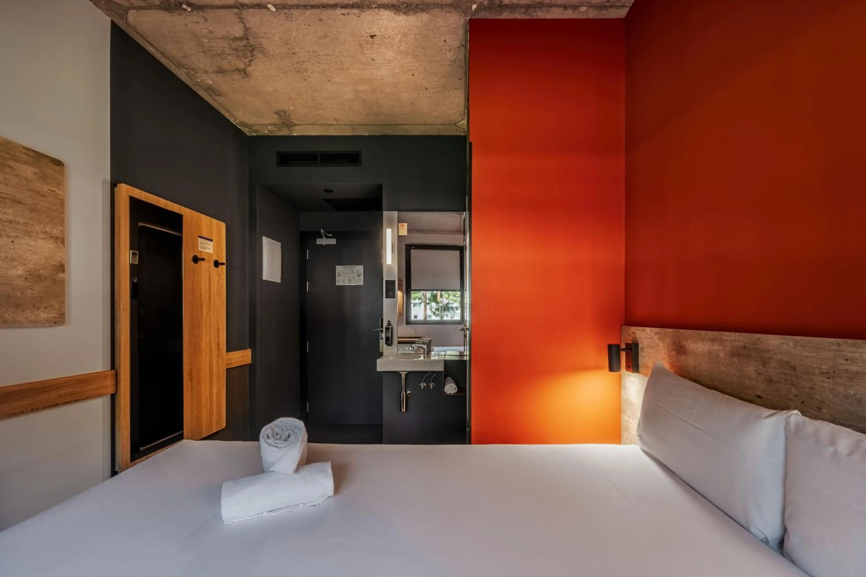 Bed in ibis budget Madrid Aeropuerto