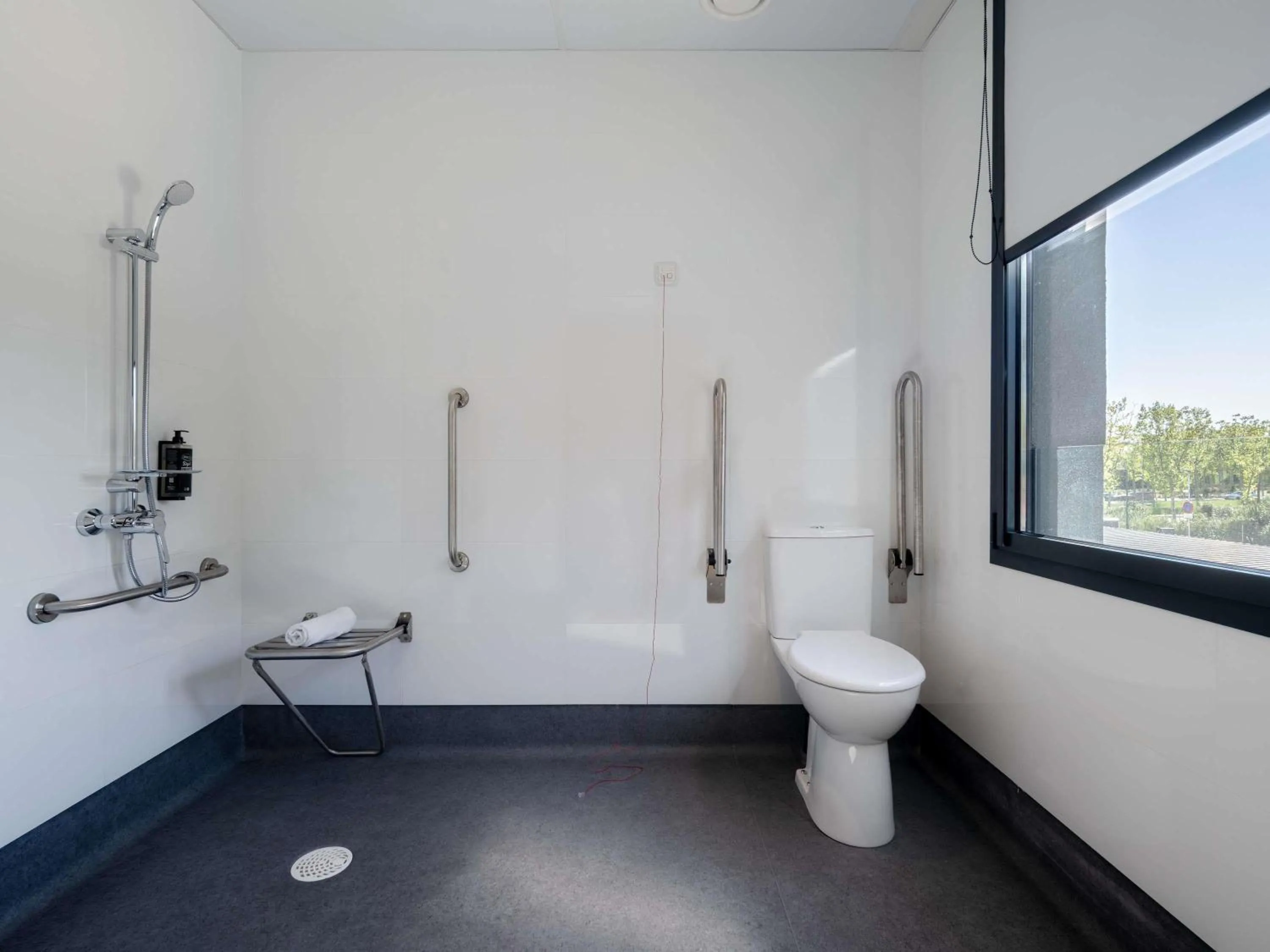 Bedroom in ibis budget Madrid Aeropuerto