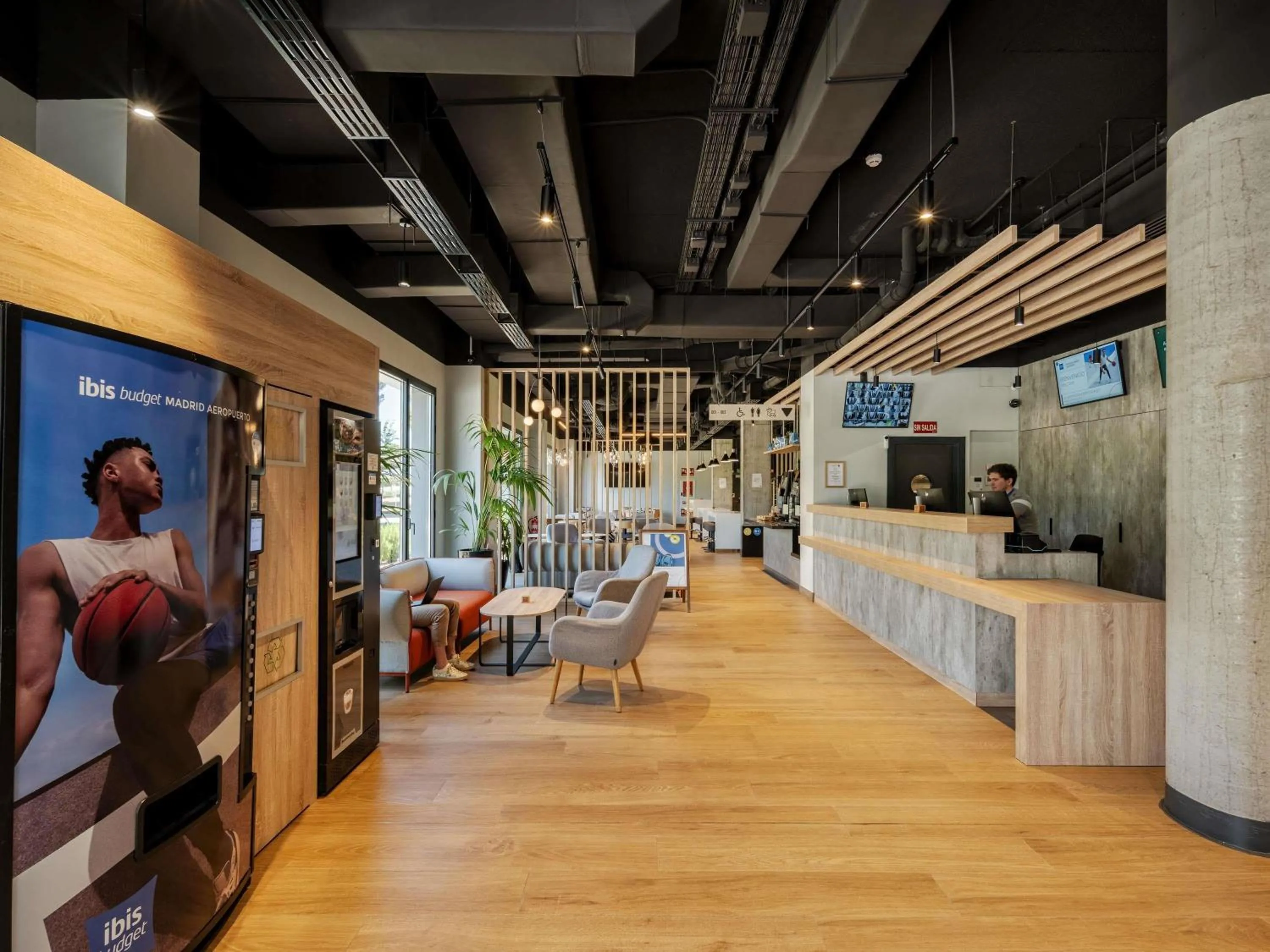 Property building in ibis budget Madrid Aeropuerto