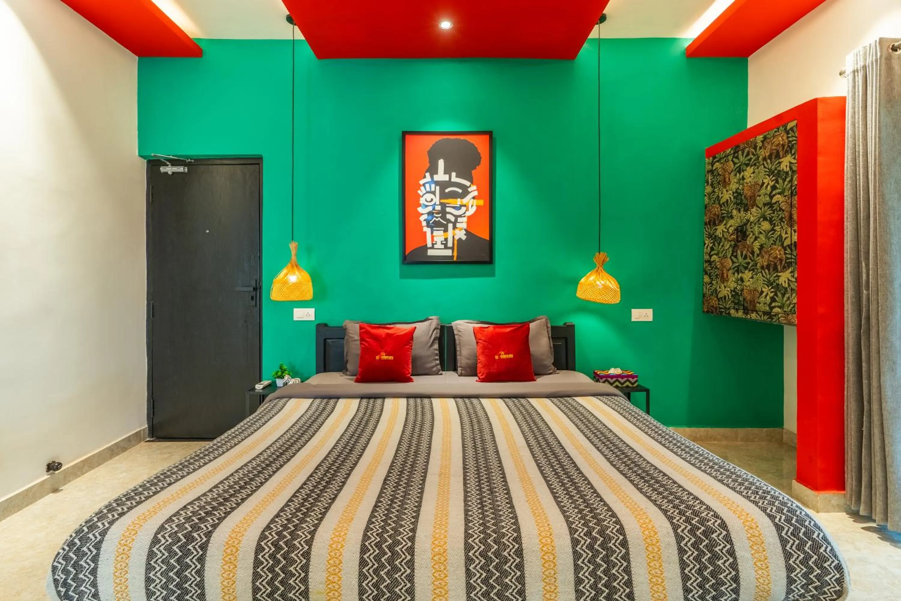 Bed in Whoopers Boutique Hotel Morjim