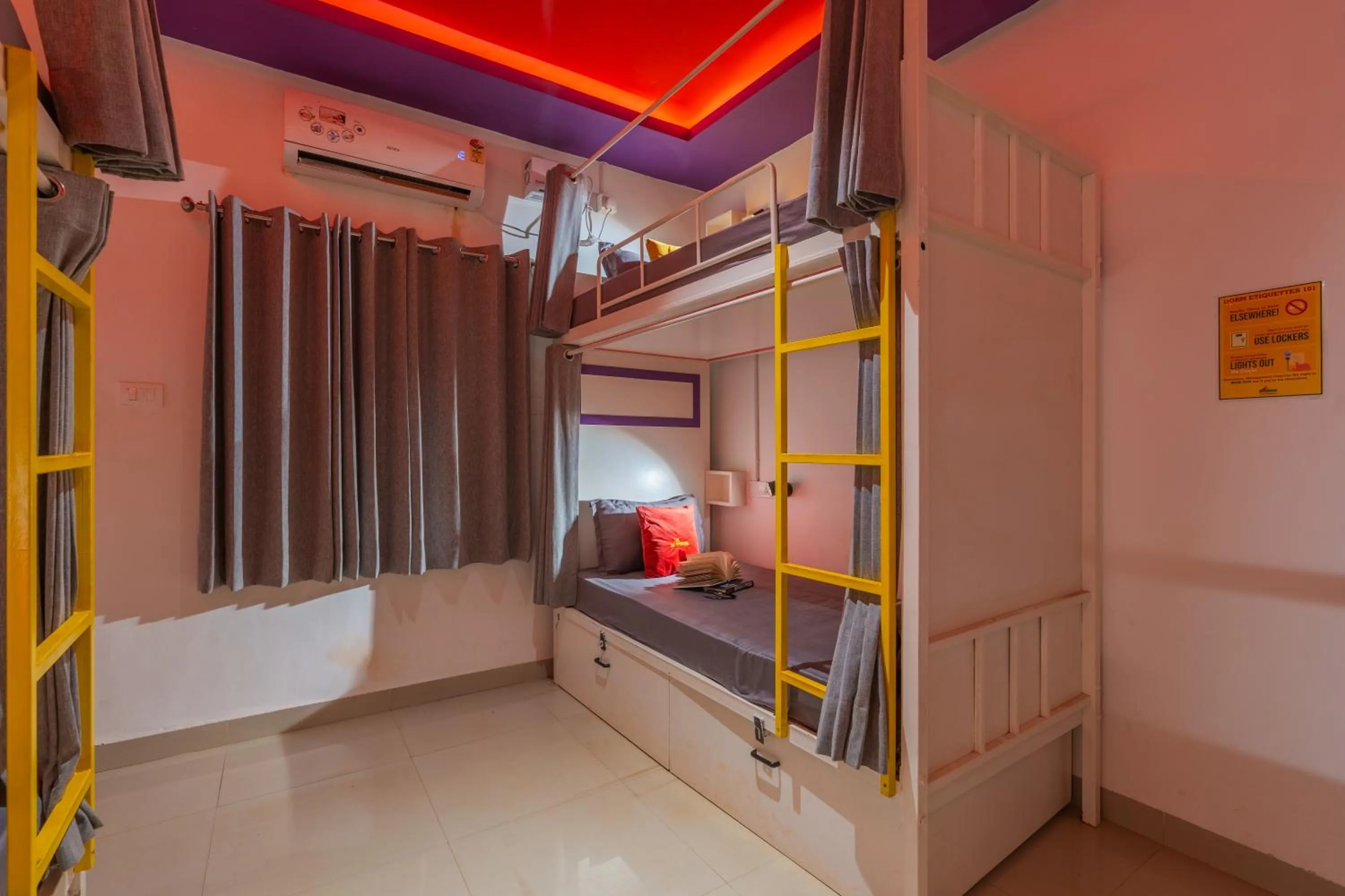 Bed in Whoopers Boutique Hotel Morjim