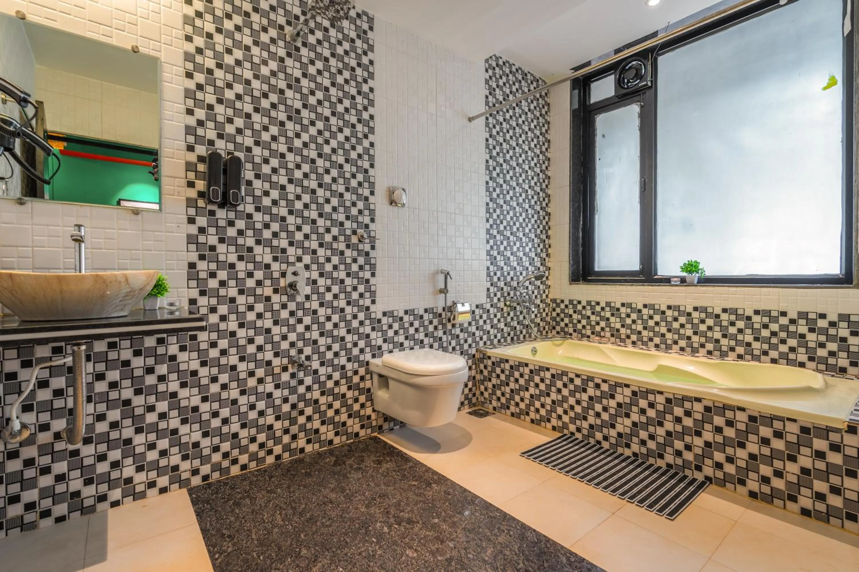 Shower in Whoopers Boutique Hotel Morjim