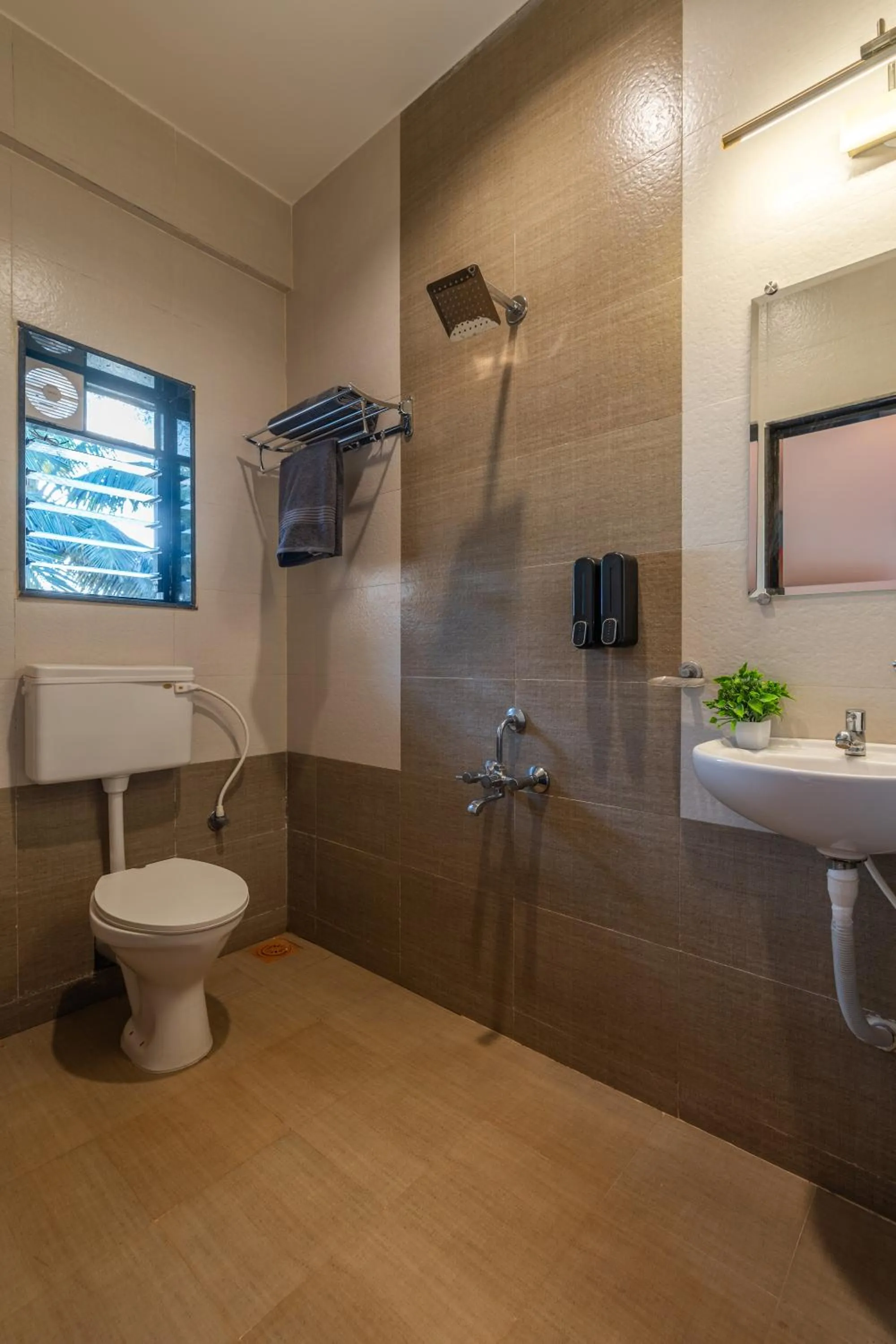 Shower in Whoopers Boutique Hotel Morjim