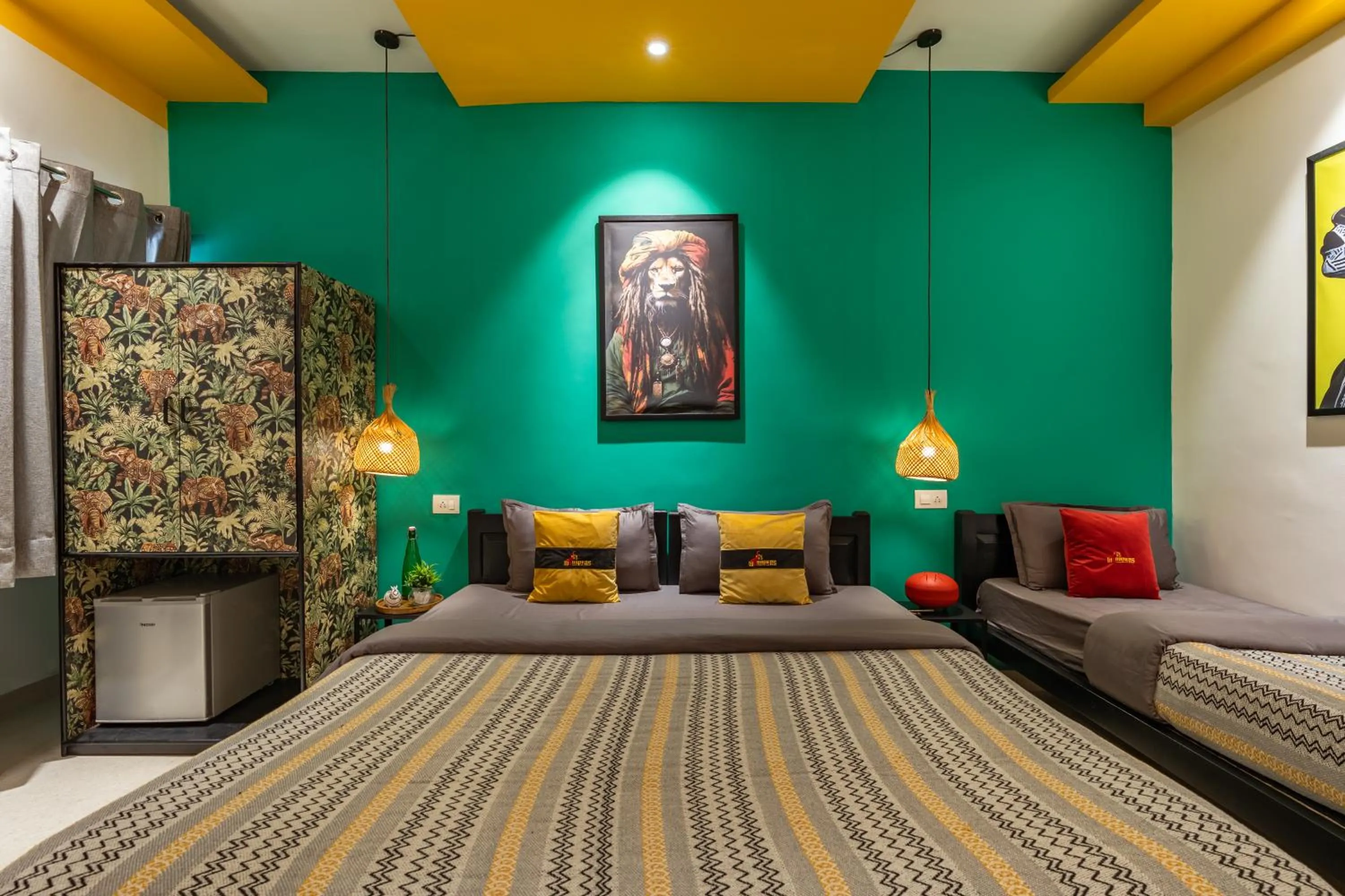 Bed in Whoopers Boutique Hotel Morjim