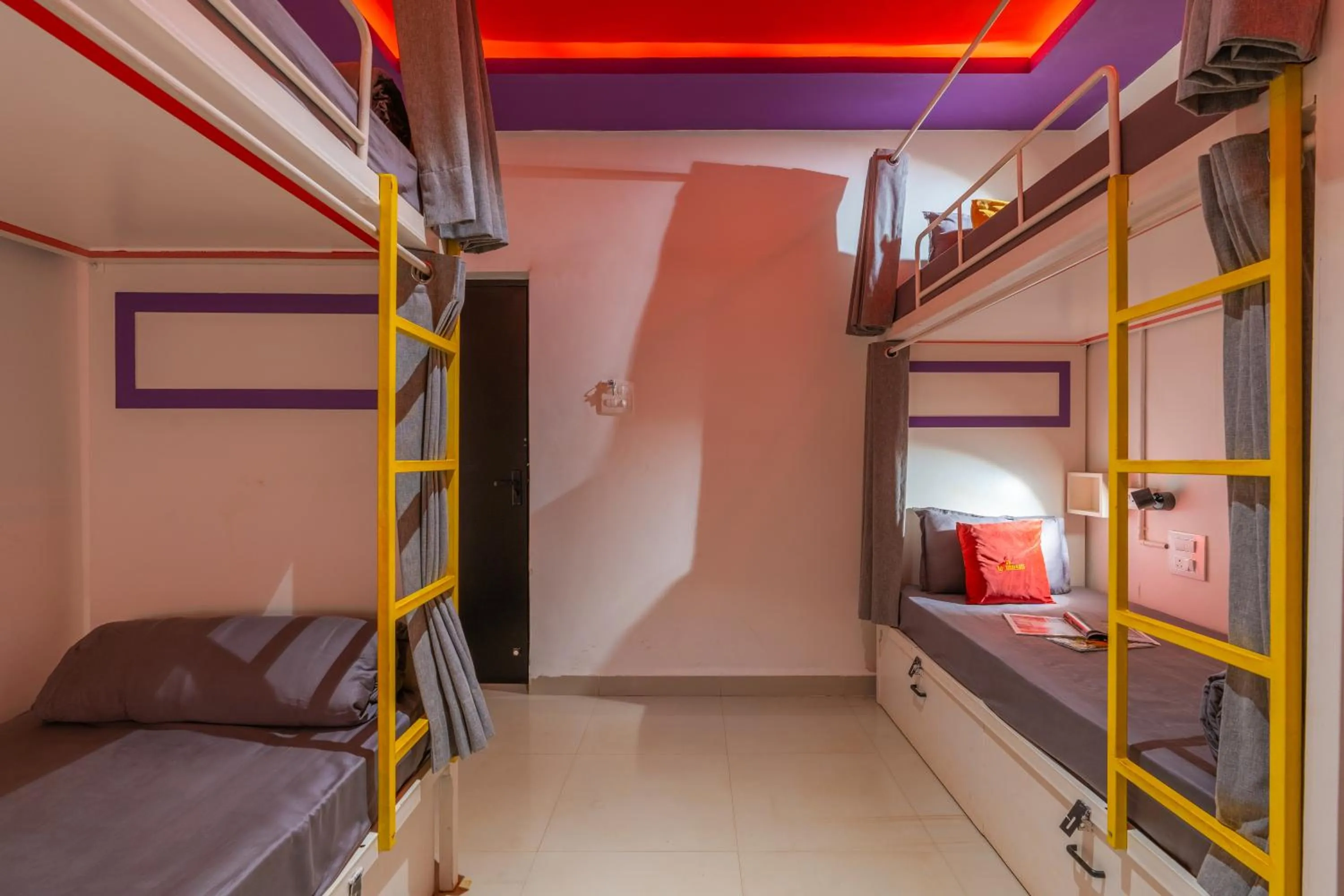 Bed in Whoopers Boutique Hotel Morjim