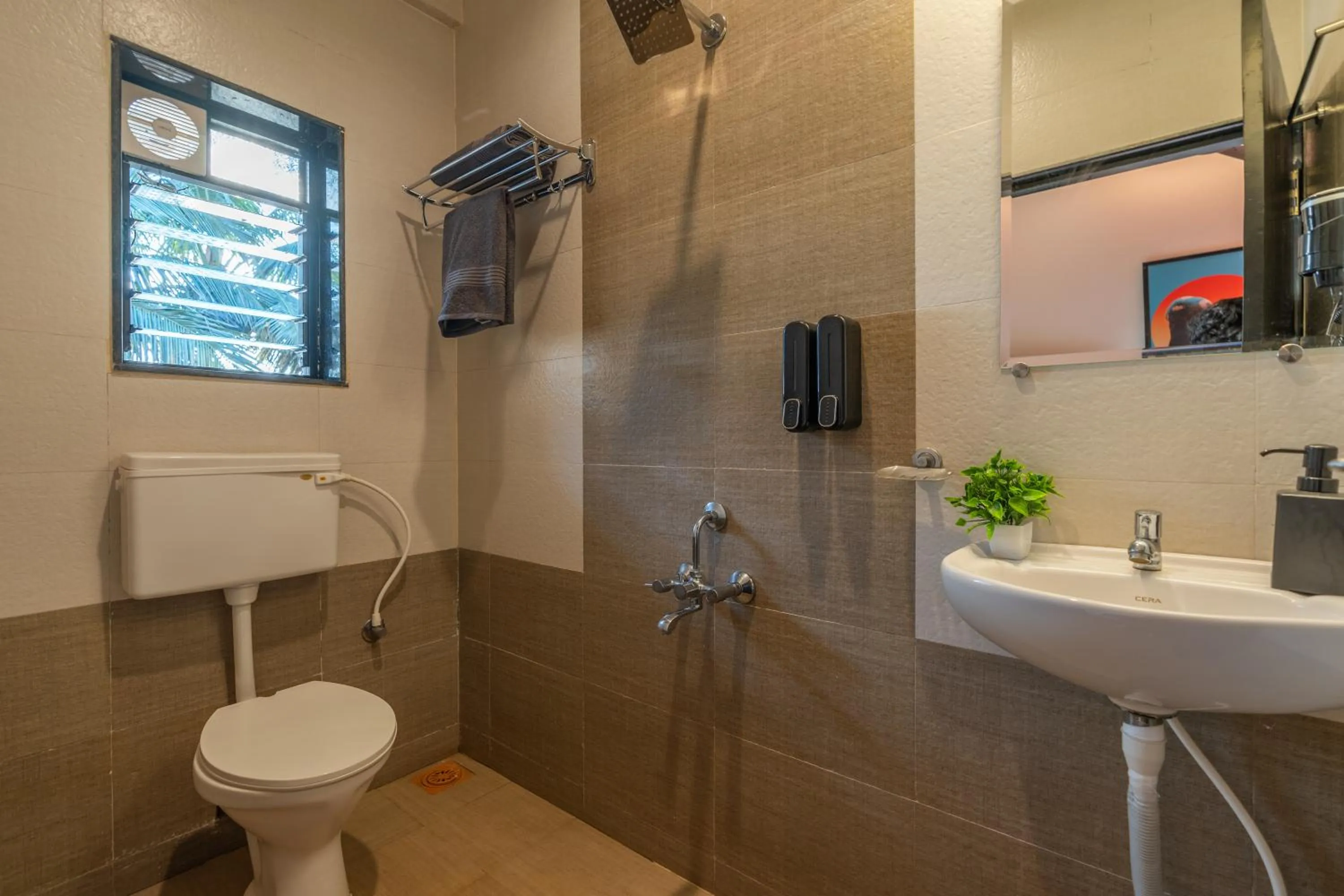 Toilet in Whoopers Boutique Hotel Morjim