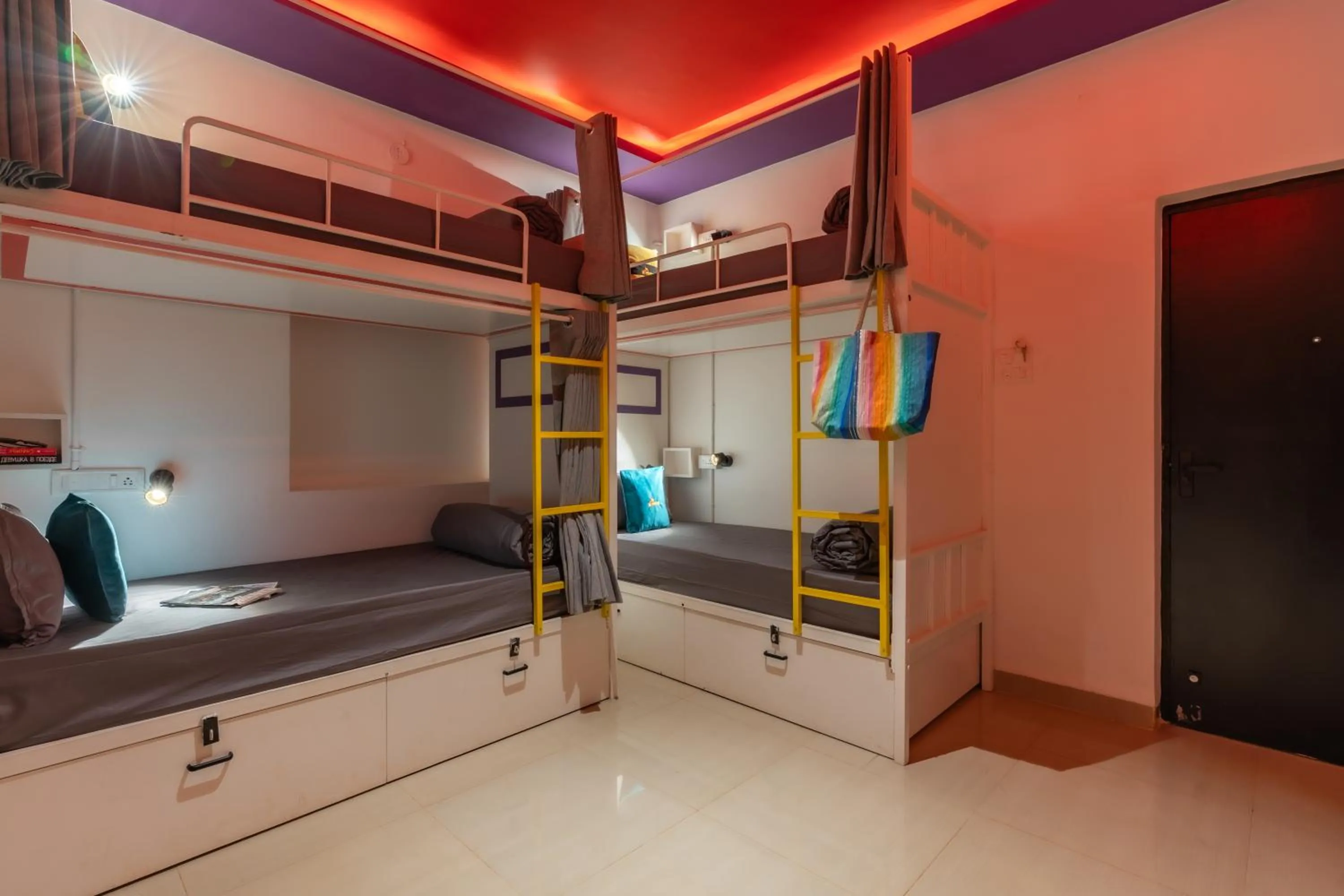 Bed in Whoopers Boutique Hotel Morjim