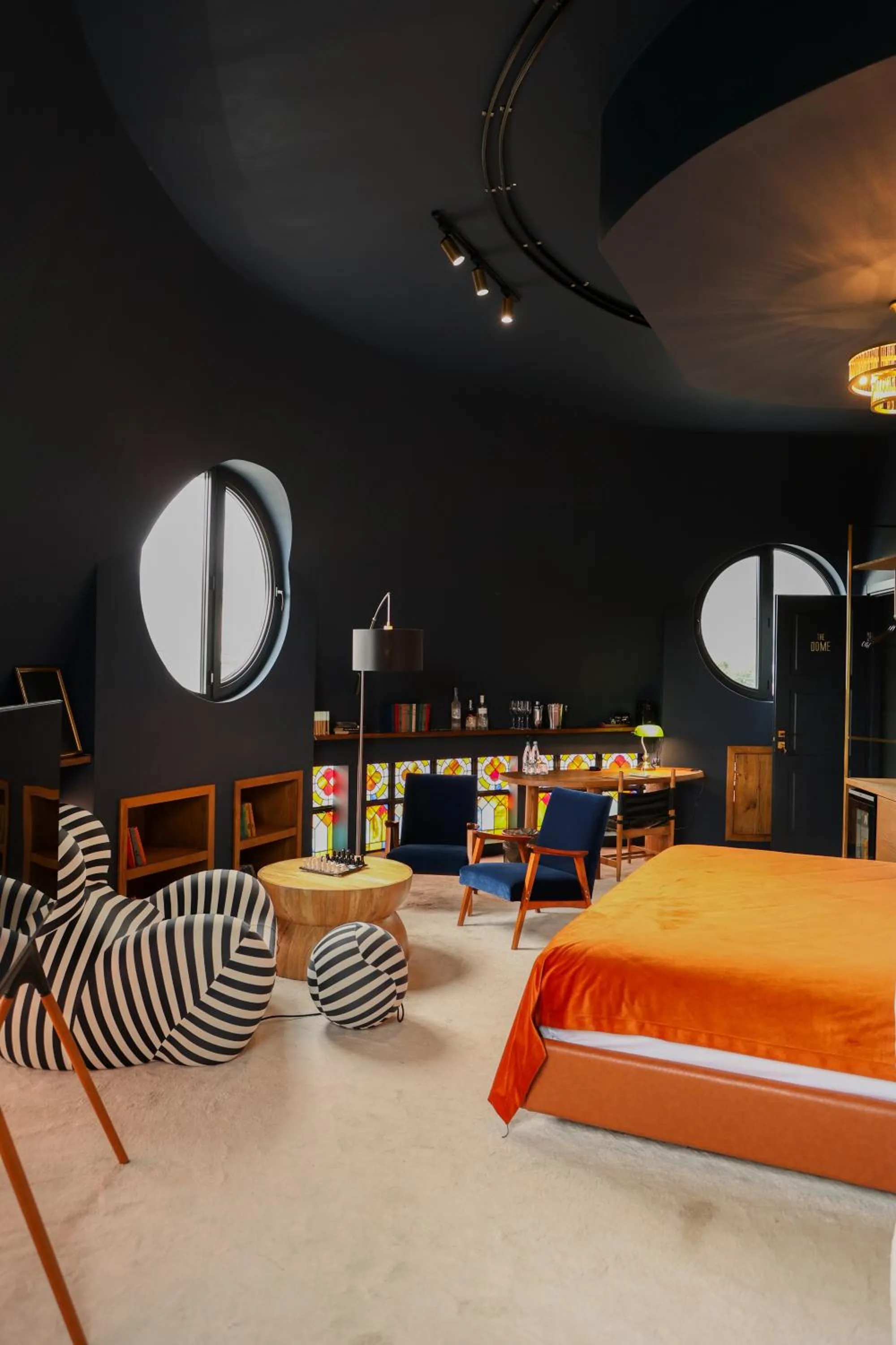 Seating area, Bed in Zorba&Bond Boutique Hotel