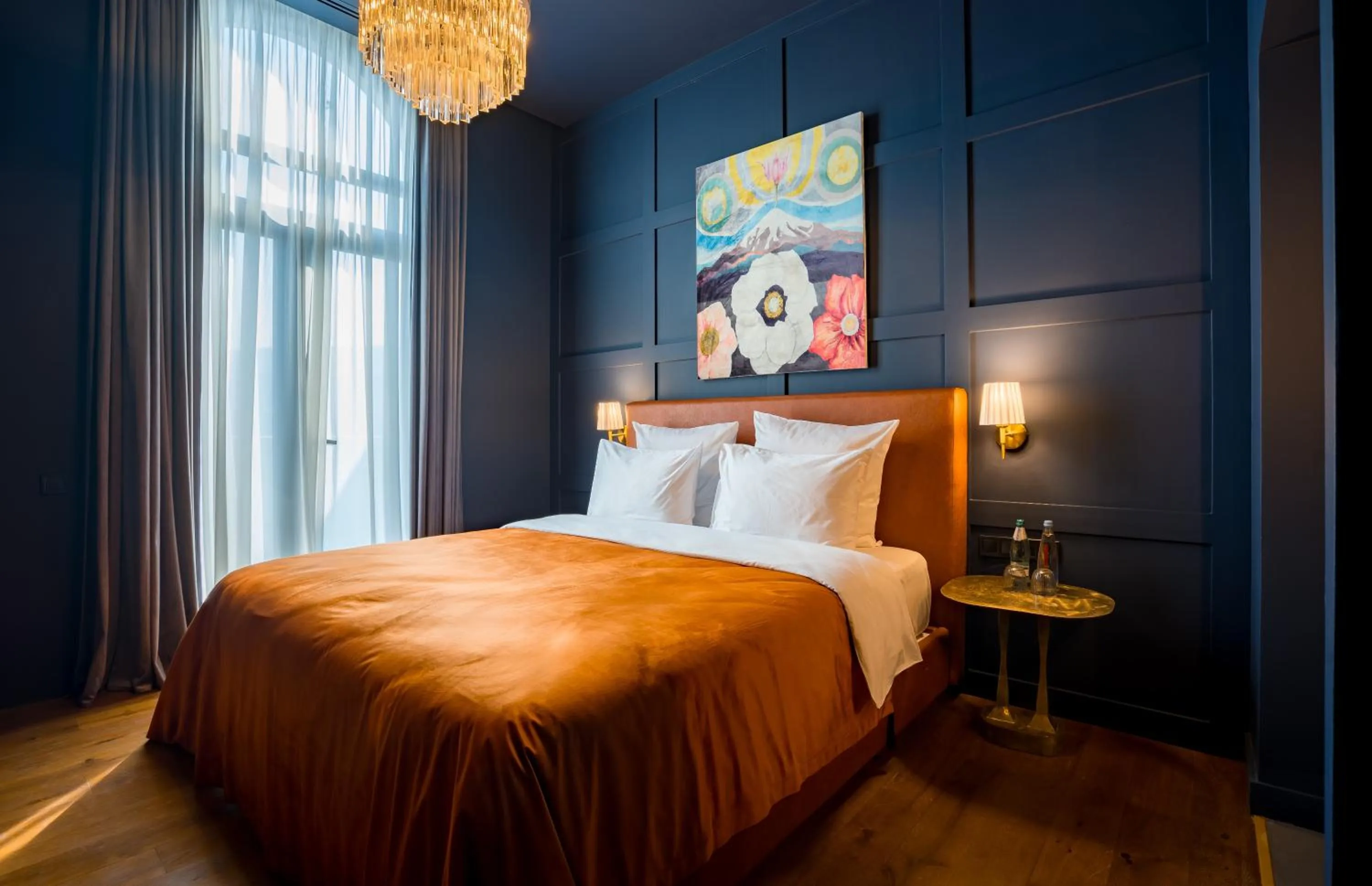 Photo of the whole room, Bed in Zorba&Bond Boutique Hotel