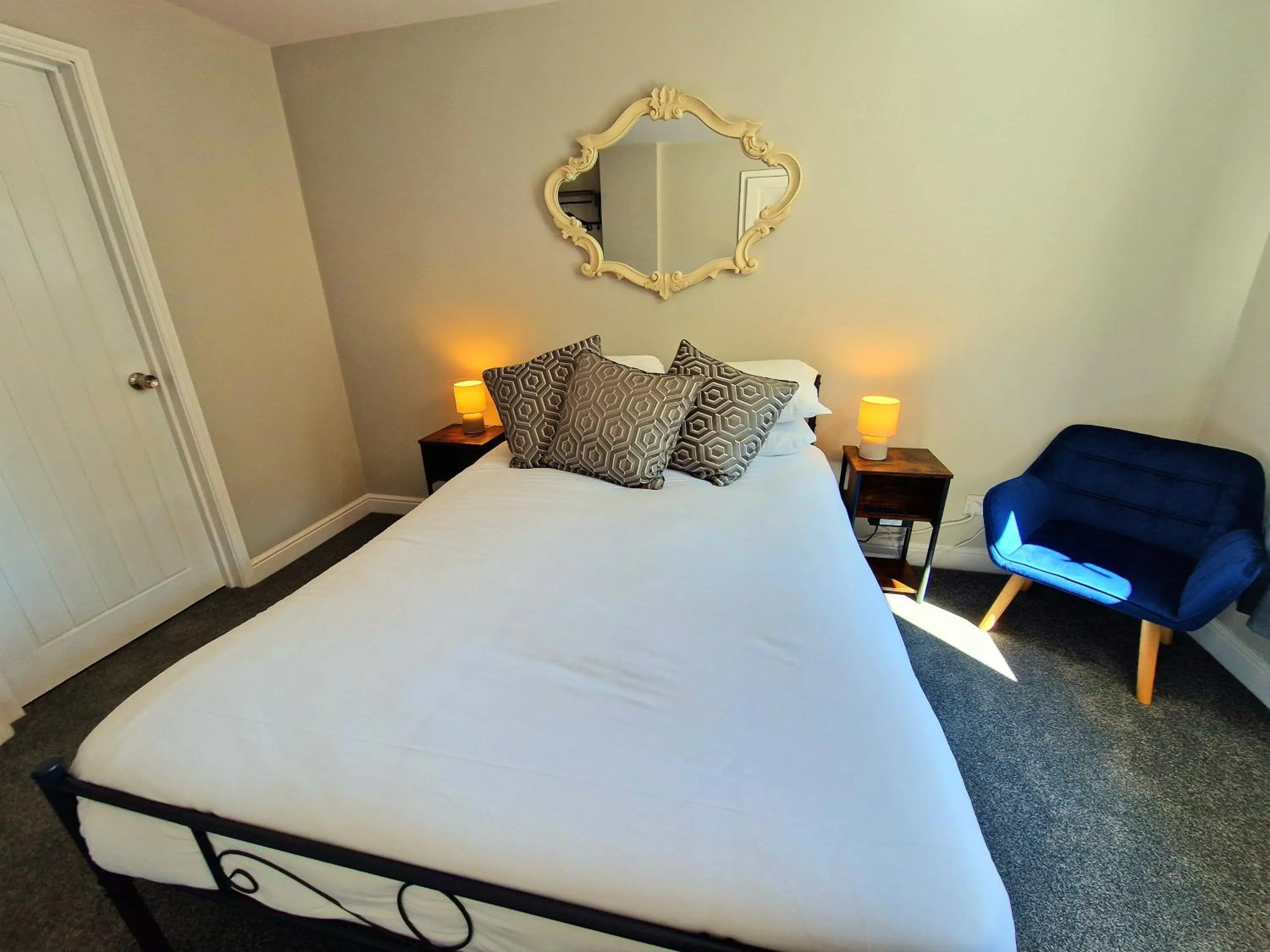 Bedroom, Bed in The Kensington