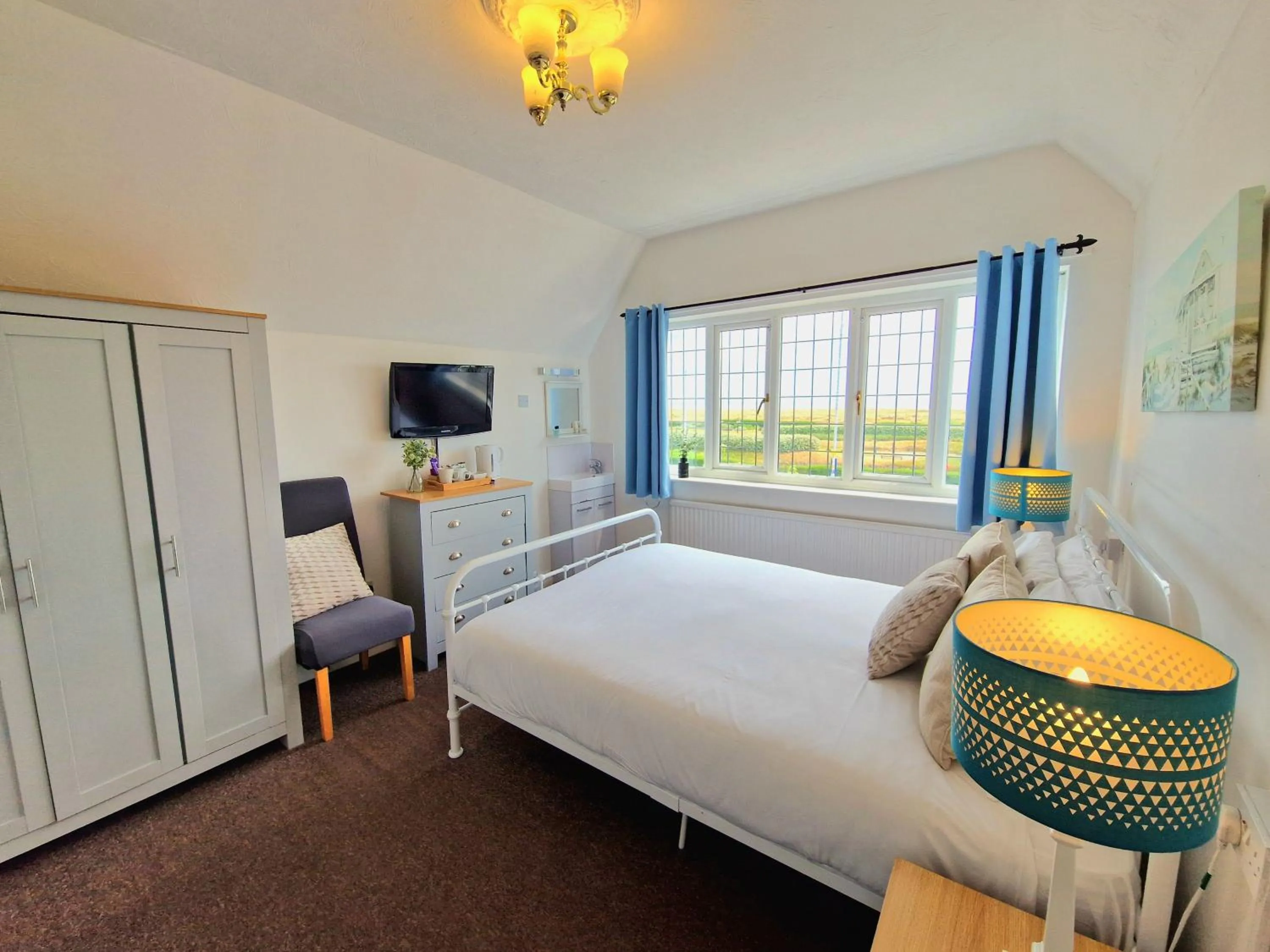 Bedroom, Bed in The Kensington