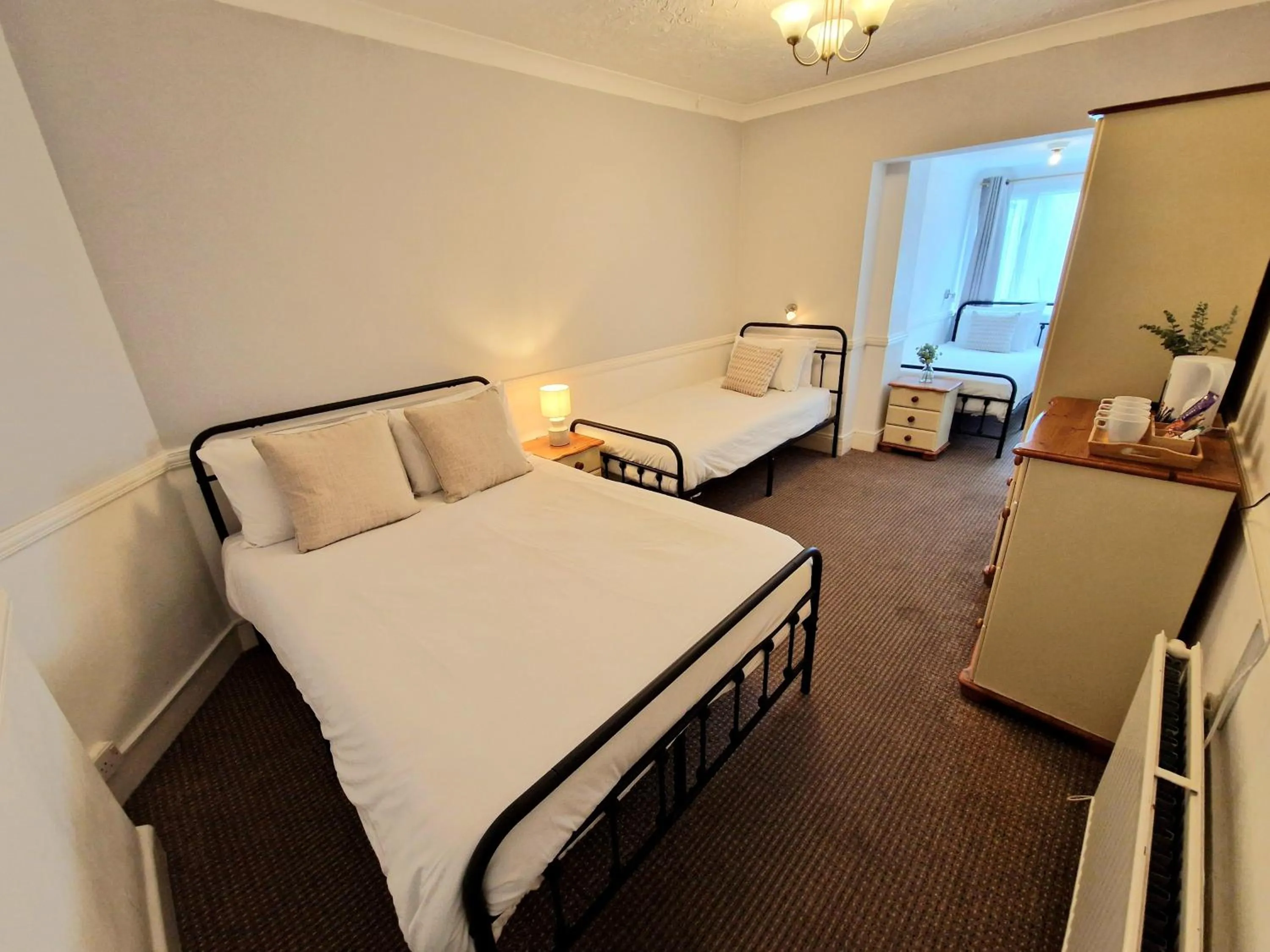 Bedroom, Bed in The Kensington