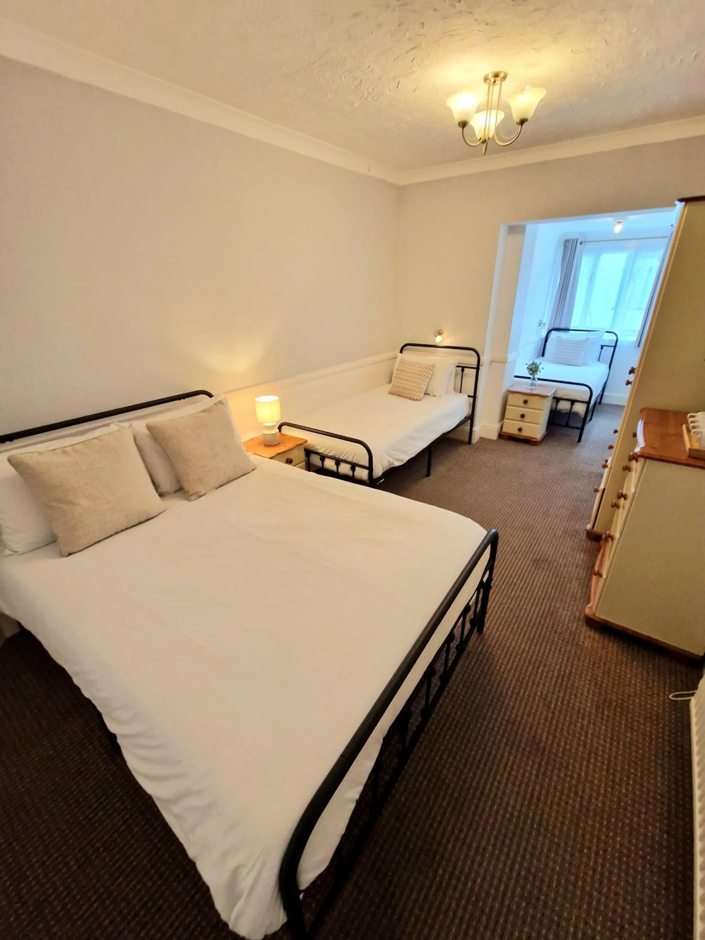 Bedroom, Bed in The Kensington