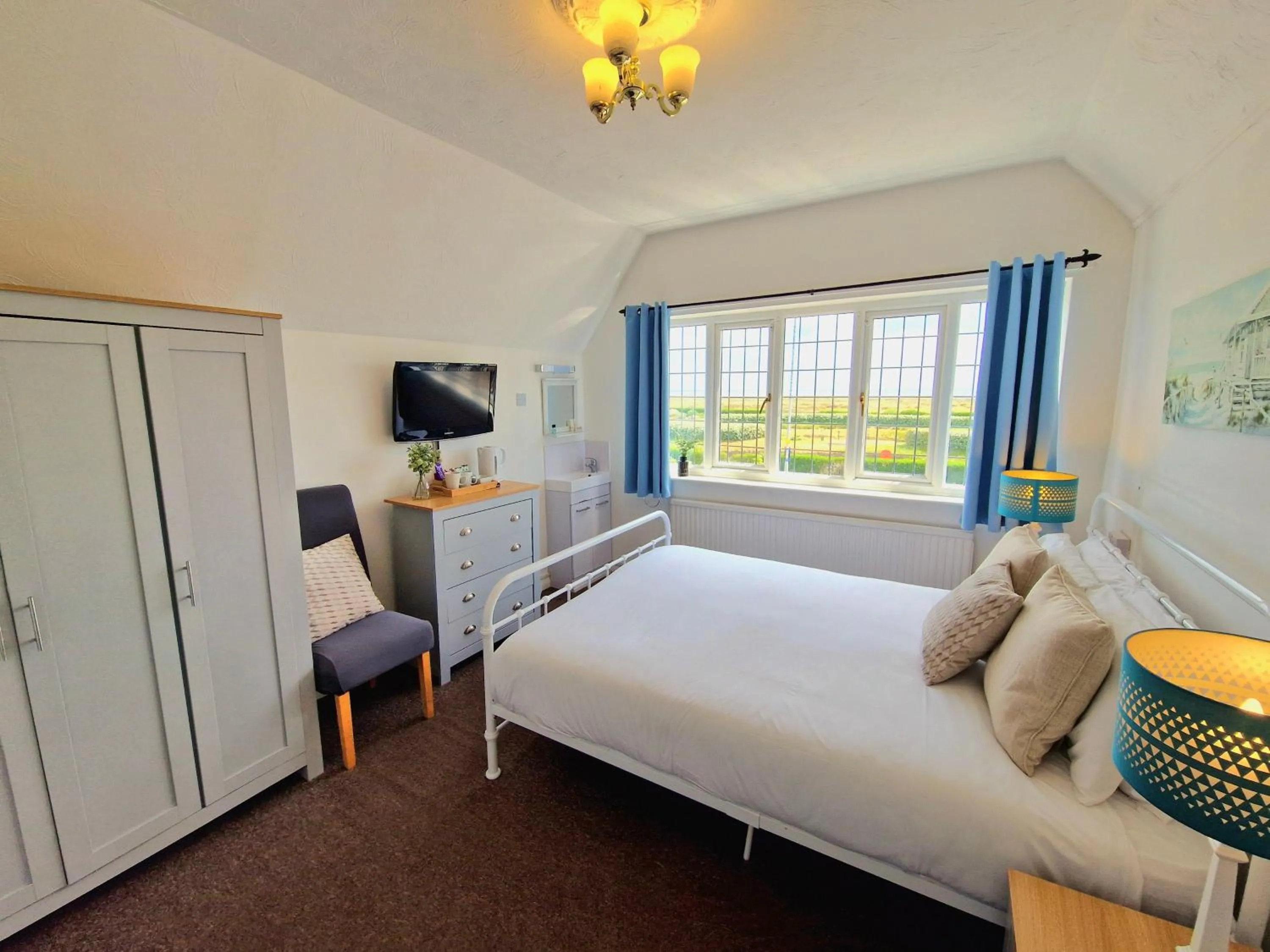 Sea view, Bed in The Kensington