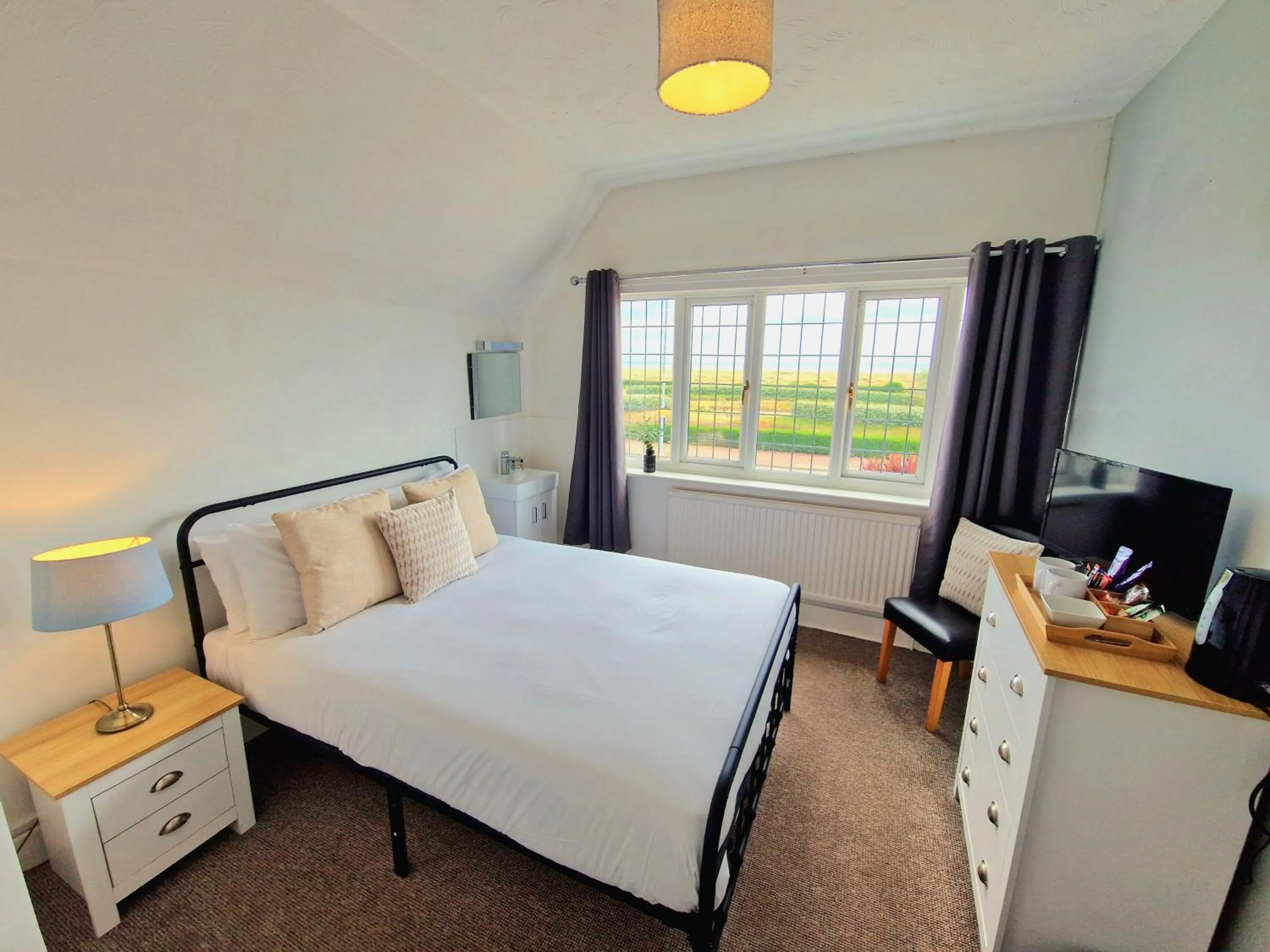 Sea view, Bed in The Kensington