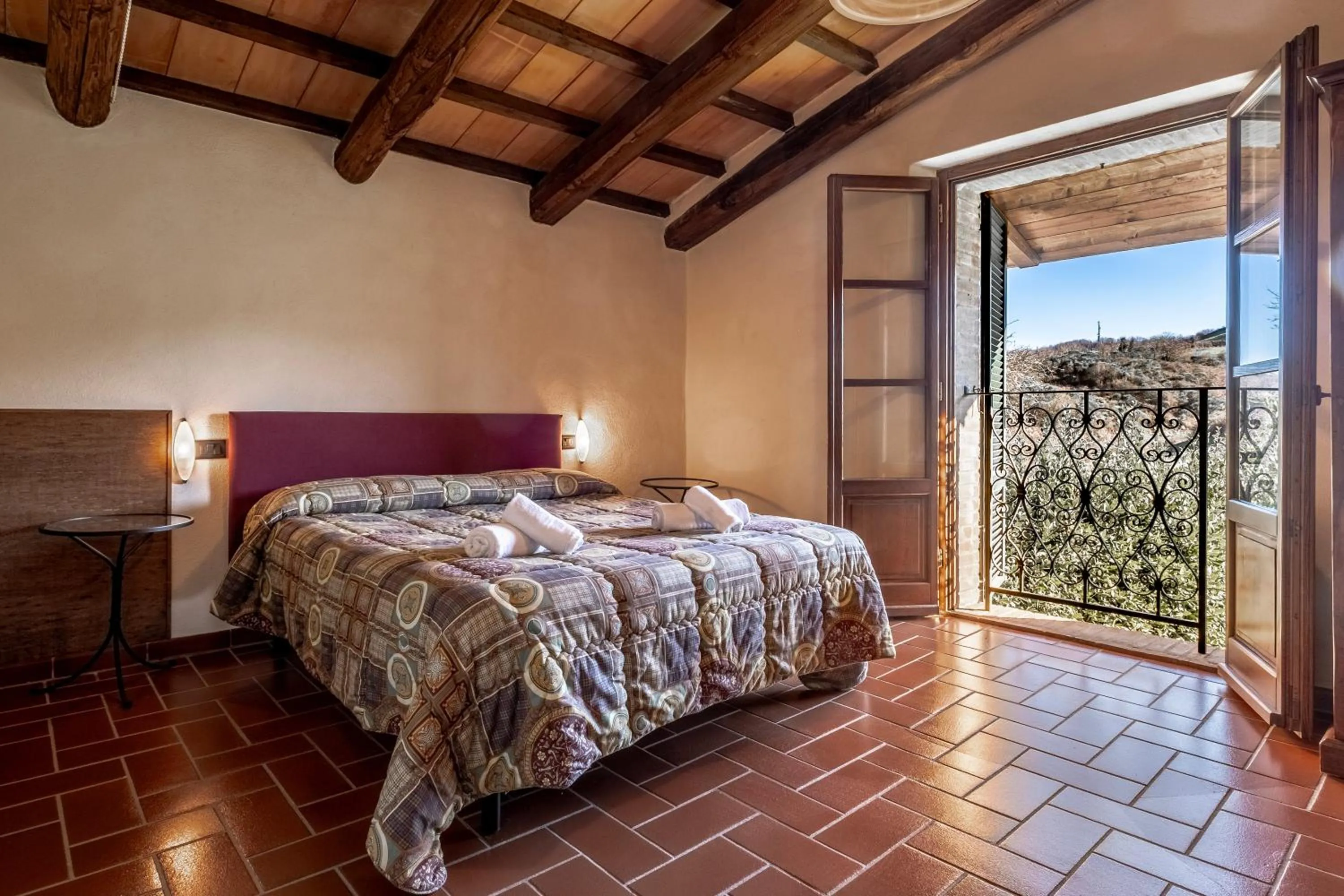 Apartment with Shower in Pianperugino