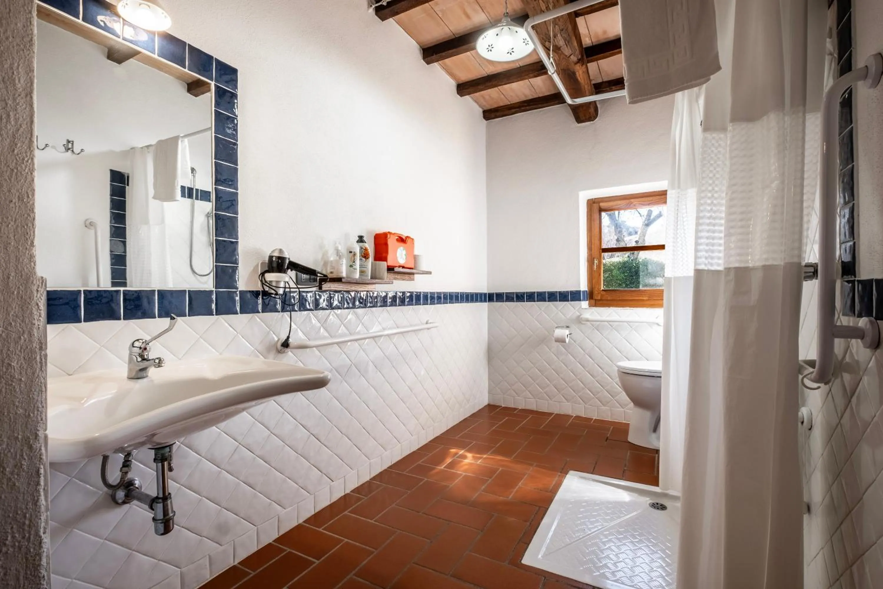 Bathroom in Pianperugino