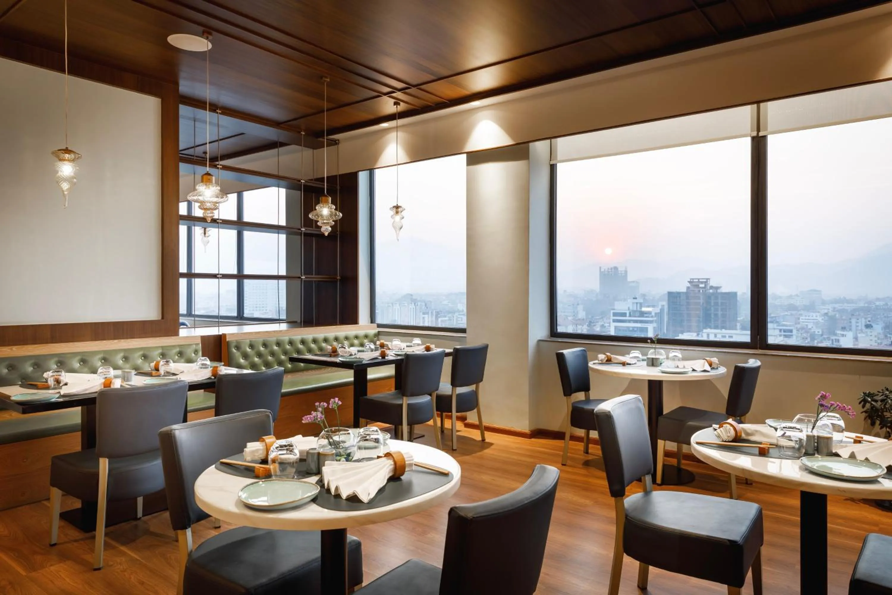 Restaurant/places to eat in Holiday Inn Express Kathmandu Naxal by IHG