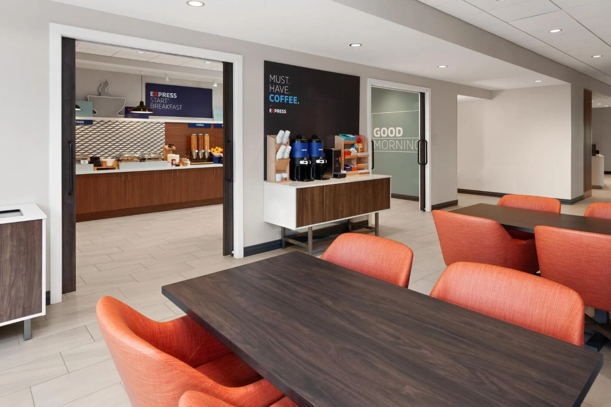 Breakfast in Holiday Inn Express & Suites Reedsburg - Dells Area by IHG