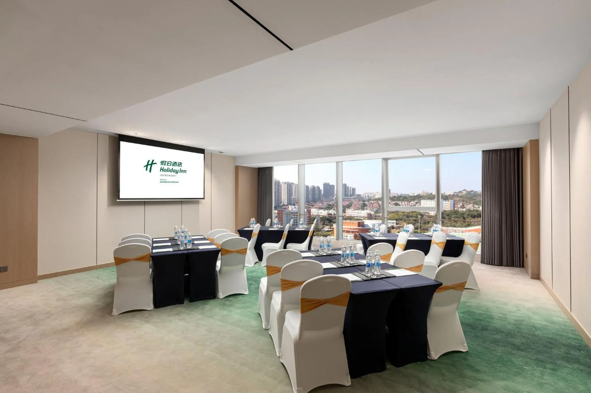 Meeting/conference room in Holiday Inn Quanzhou Donghai by IHG