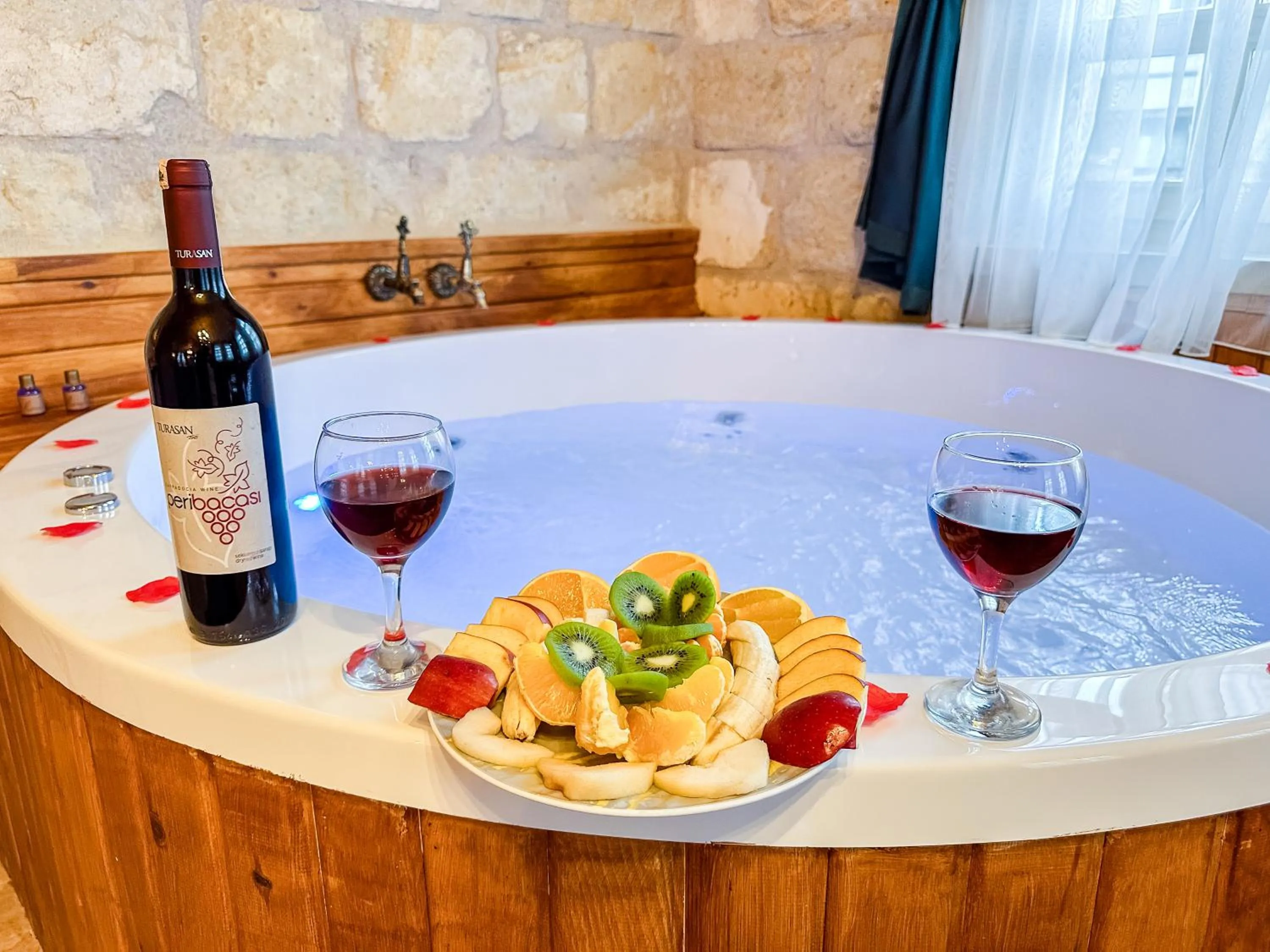 Hot Tub in Tantan Cappadocia House