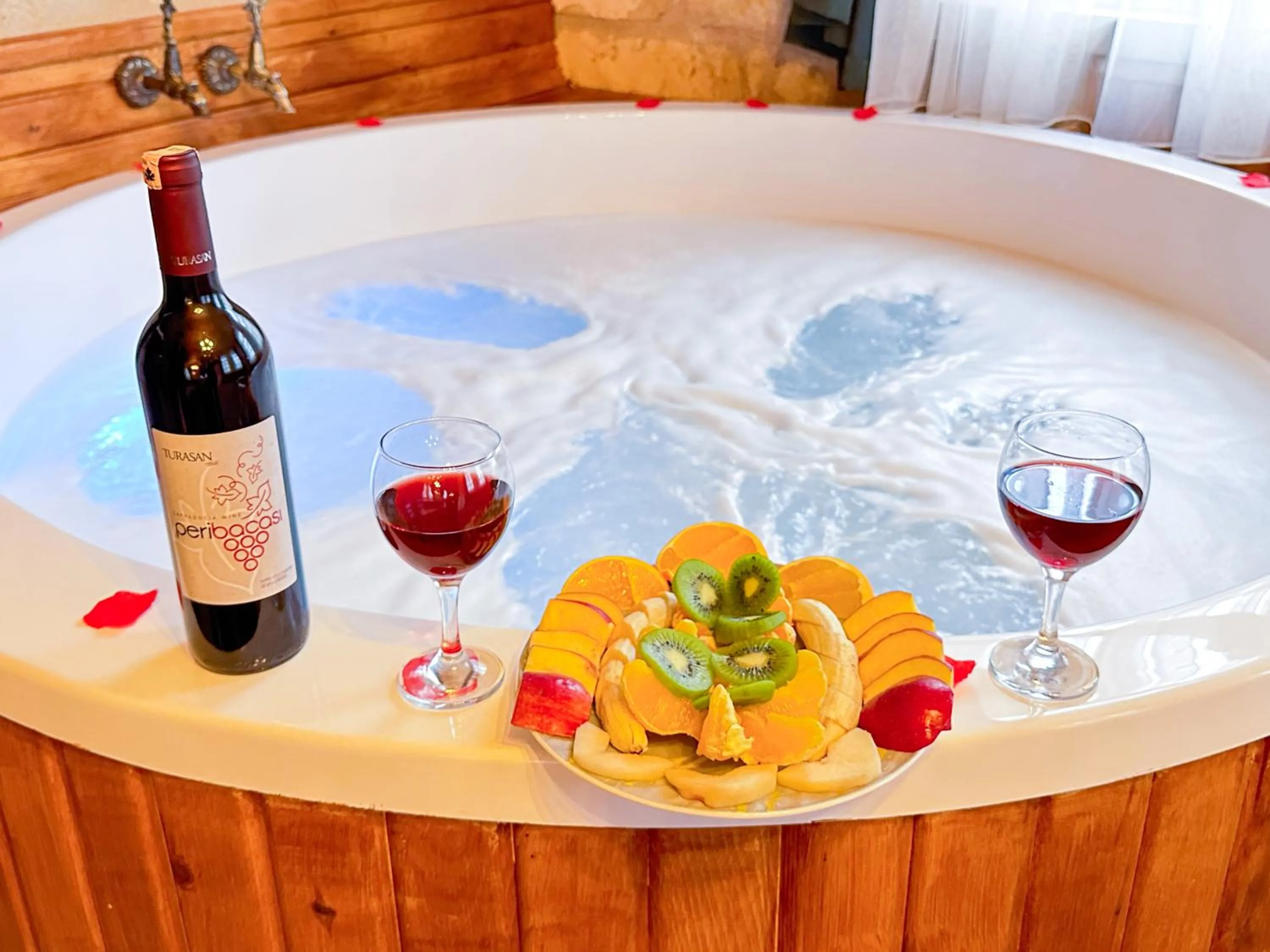 Hot Tub in Tantan Cappadocia House
