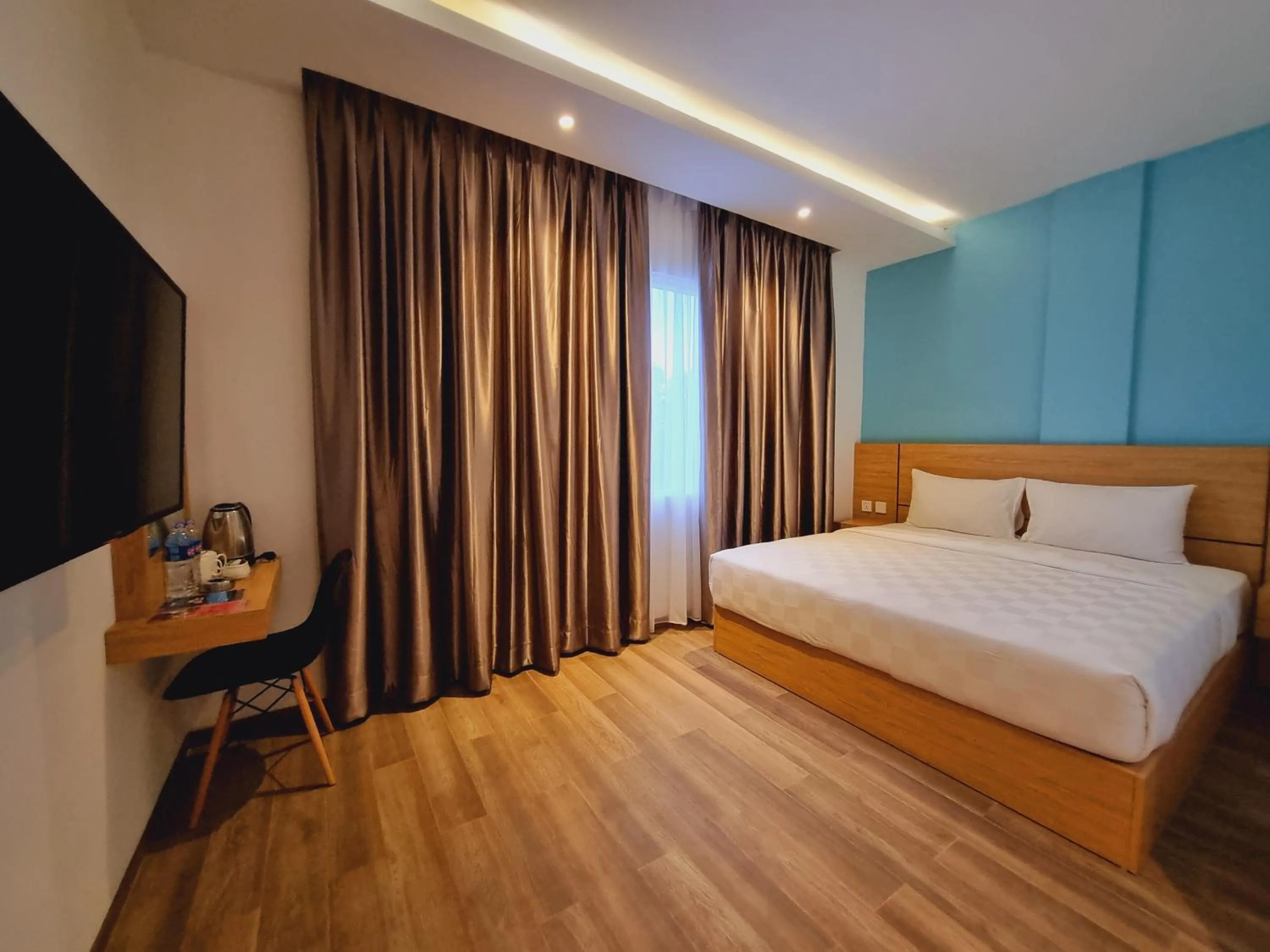 Bedroom, Bed in Vivotel Hotel