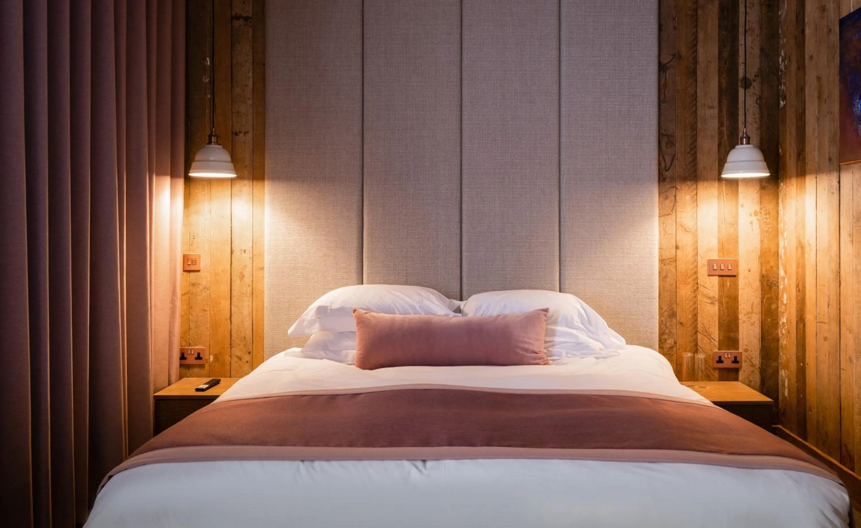 Bed in The Stroud Hotel