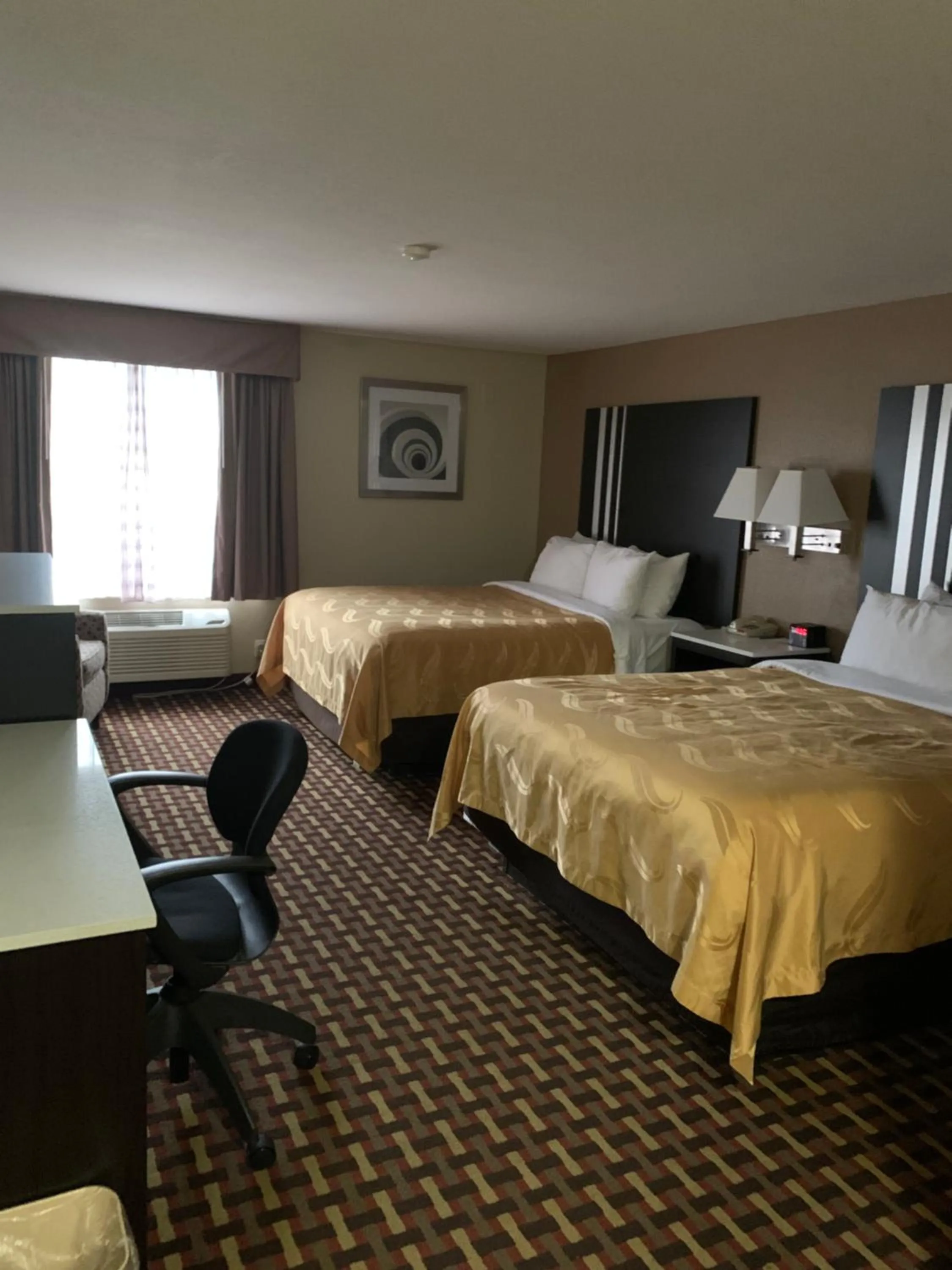 Quality Inn and Suites Middletown-Franklin