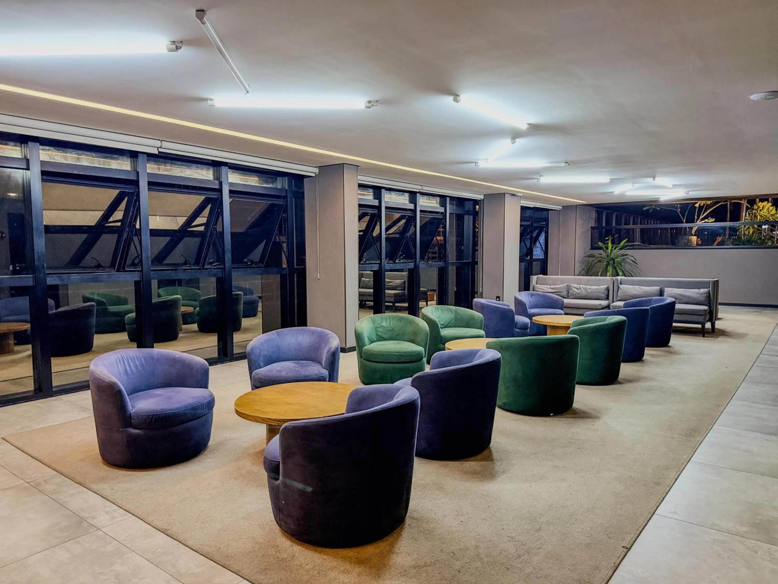 Seating area in Prédio com excelente custo benefício!