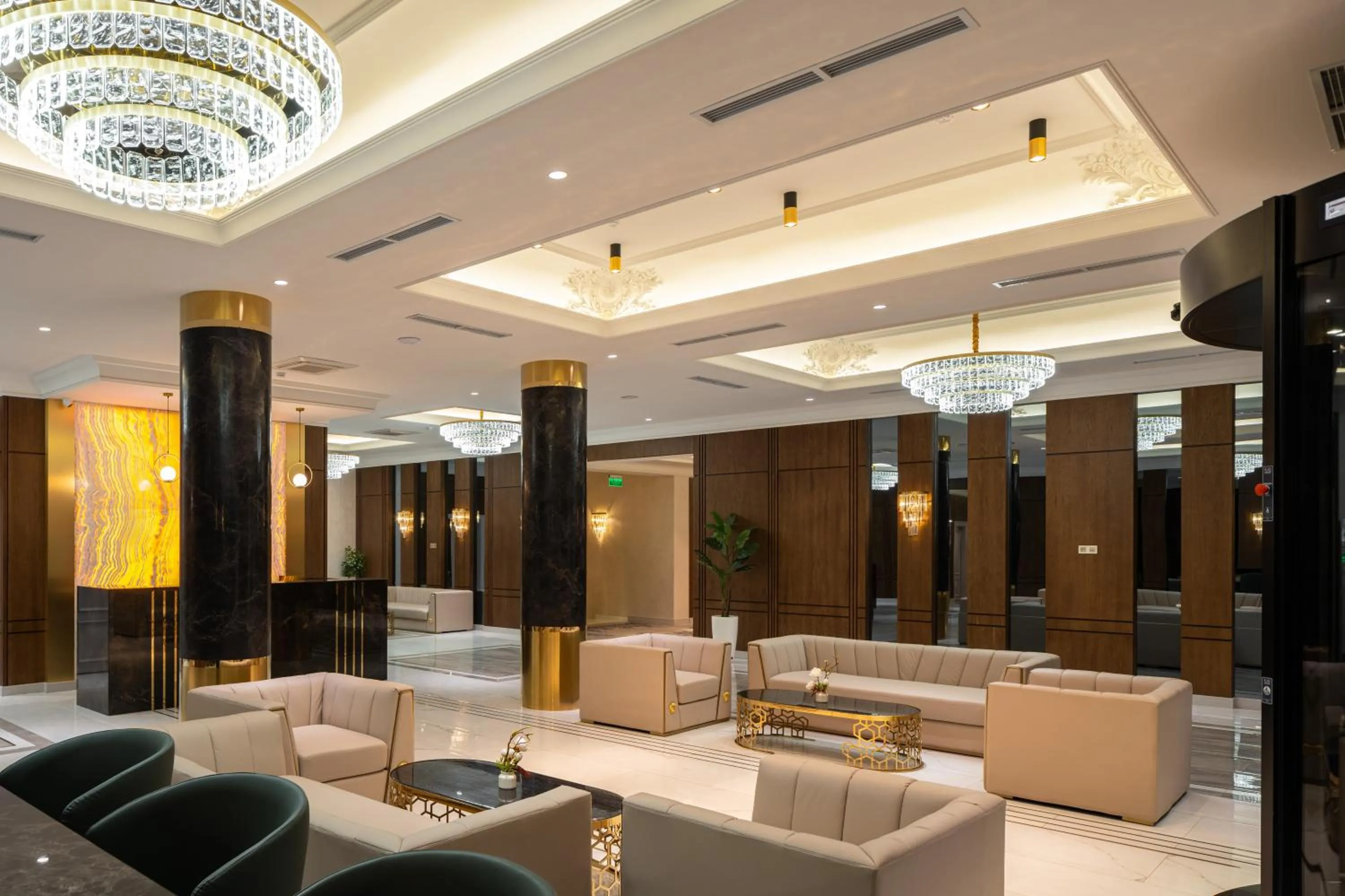 Lobby or reception in FRANKFORT Expo Hotel