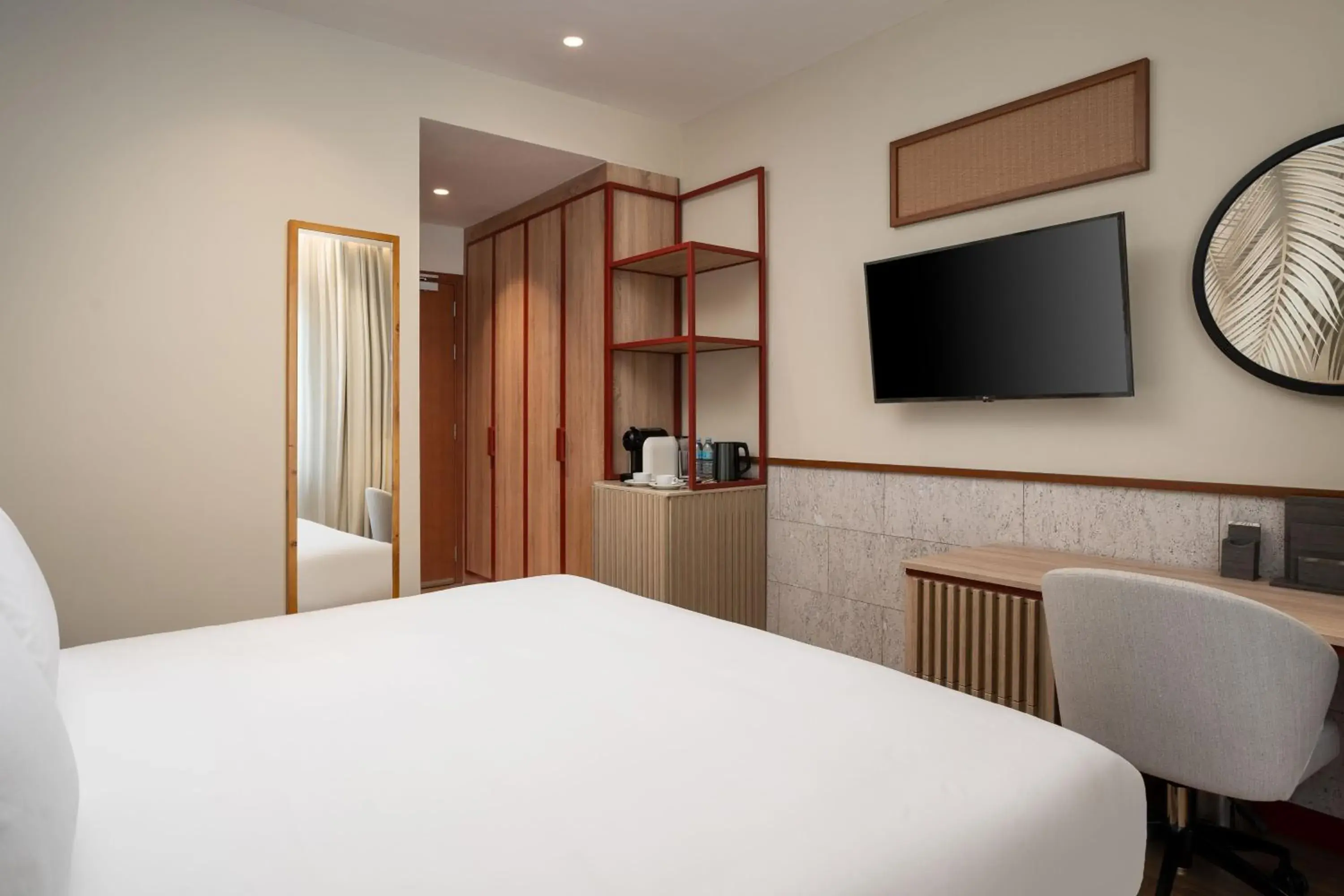 Executive King Room with Partial City View in Protea Hotel by Marriott Luanda Executive King Room with Partial City View in Protea Hotel by Marriott Luanda