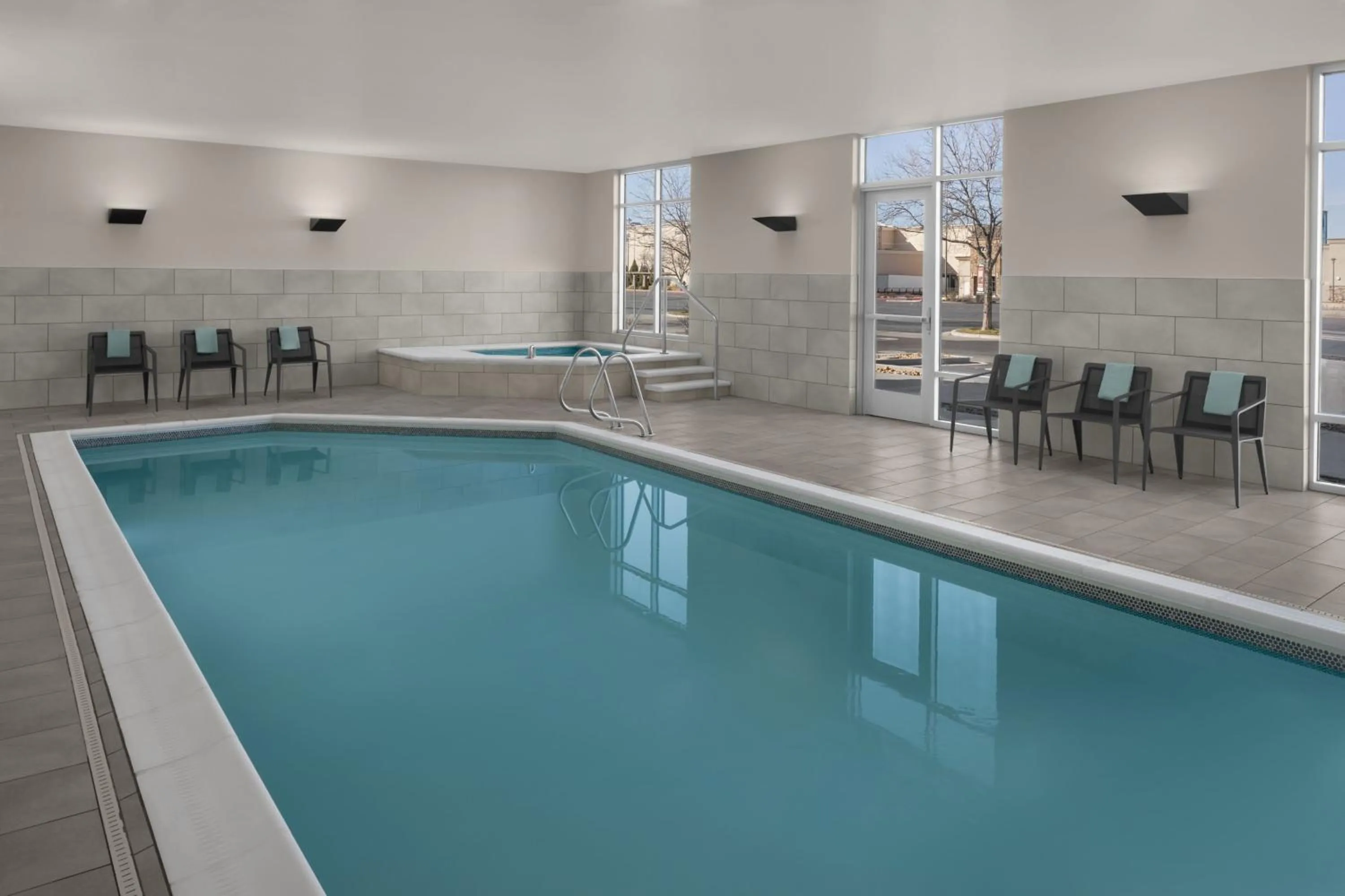 Swimming pool in Courtyard by Marriott Orem University Place