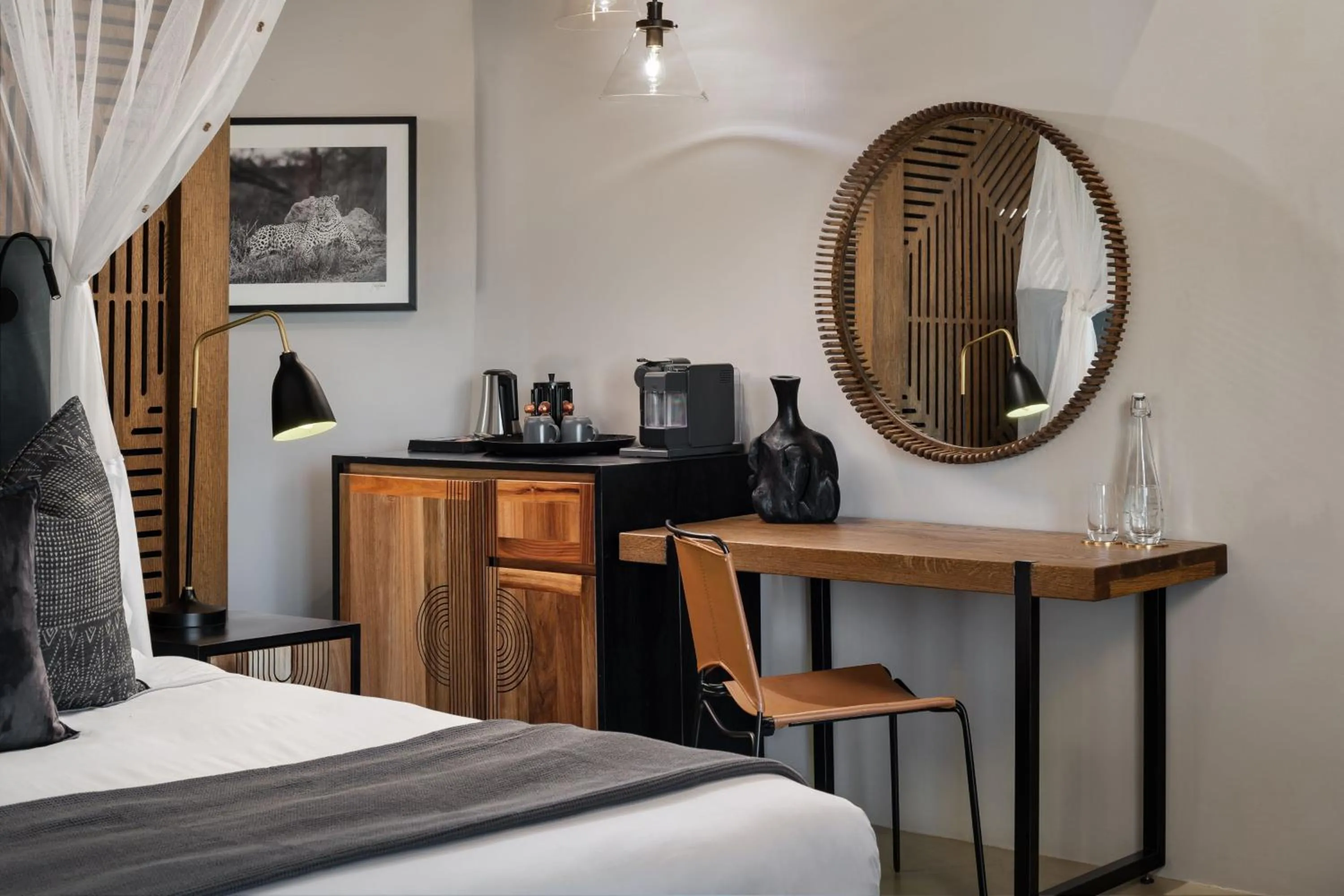 Photo of the whole room, Bed in Leopard Sands Kruger Park