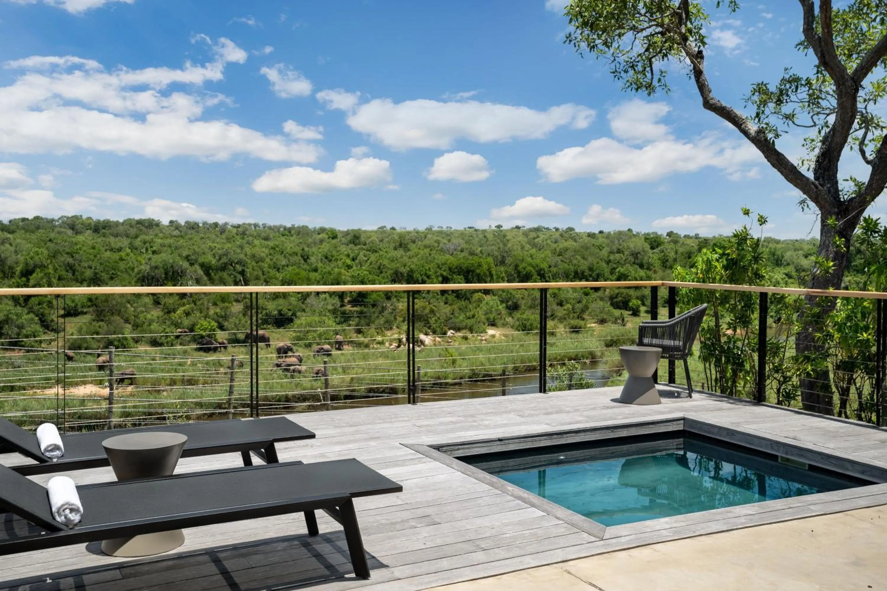 Swimming pool in Leopard Sands Kruger Park