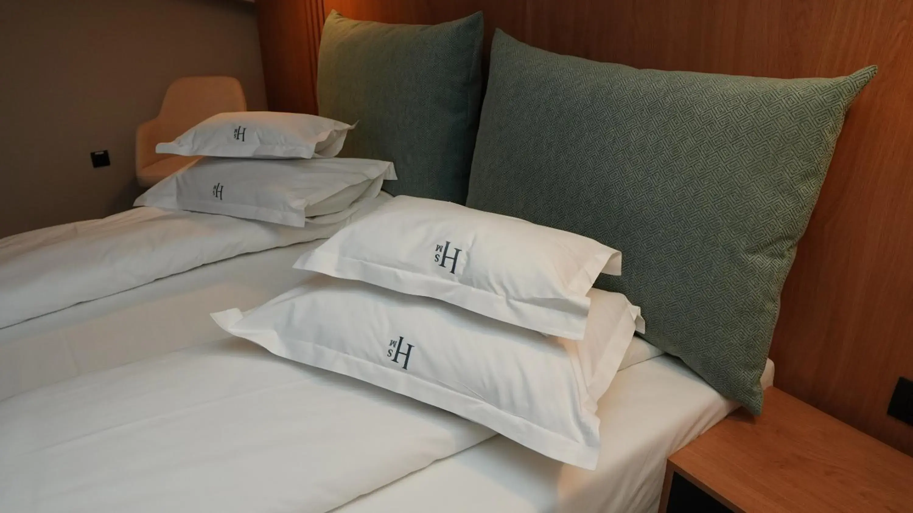 Double Room in Hotel Sorin MIHAI Double Room in Hotel Sorin MIHAI