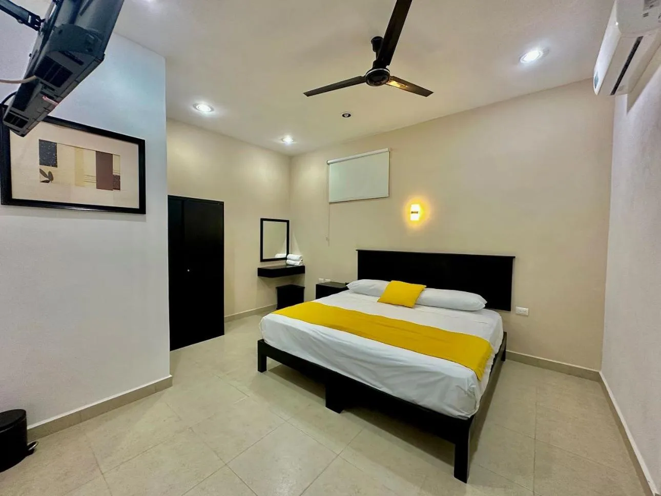 Photo of the whole room in Hotel Zibahun