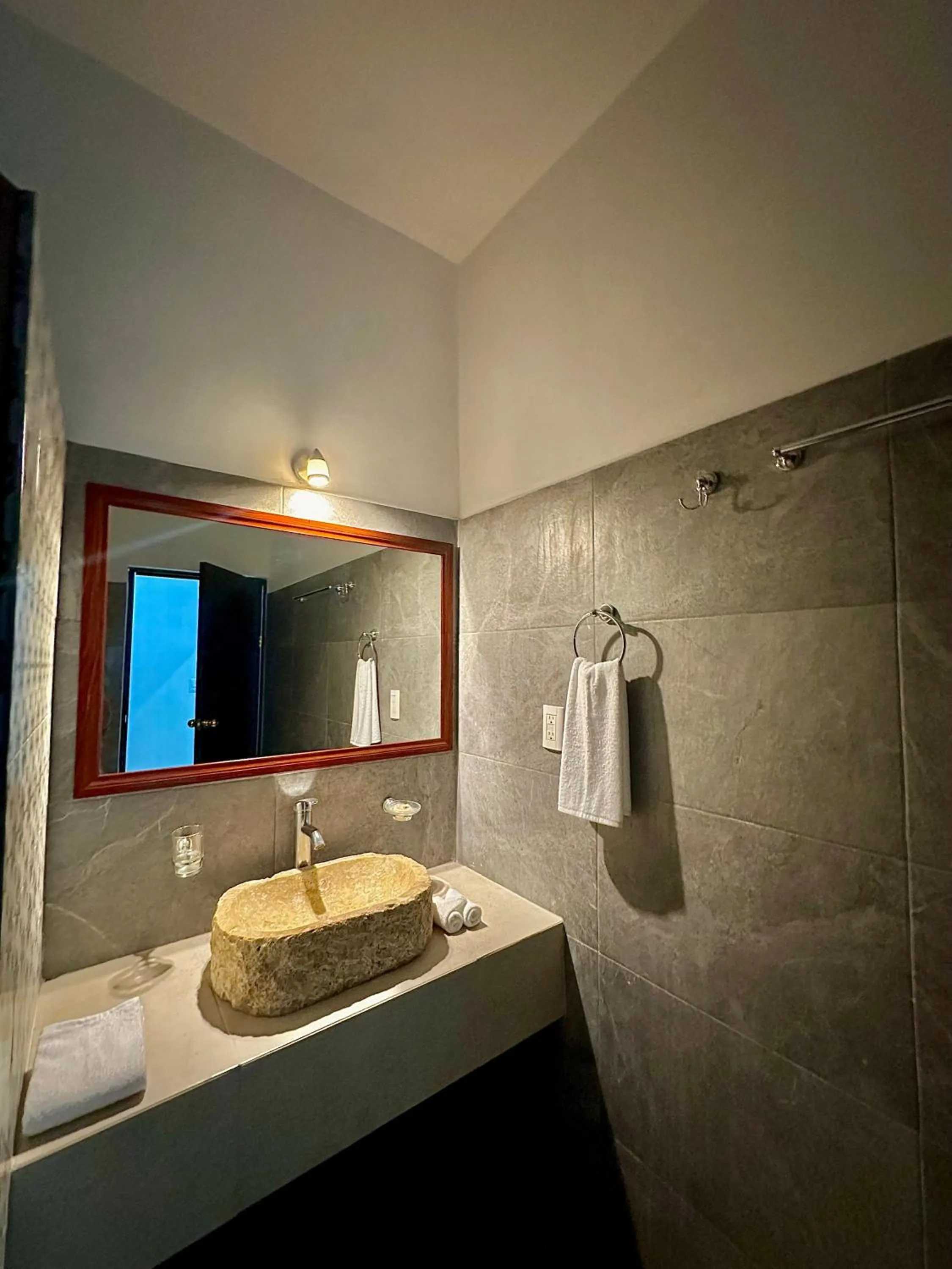 Bathroom in Hotel Zibahun