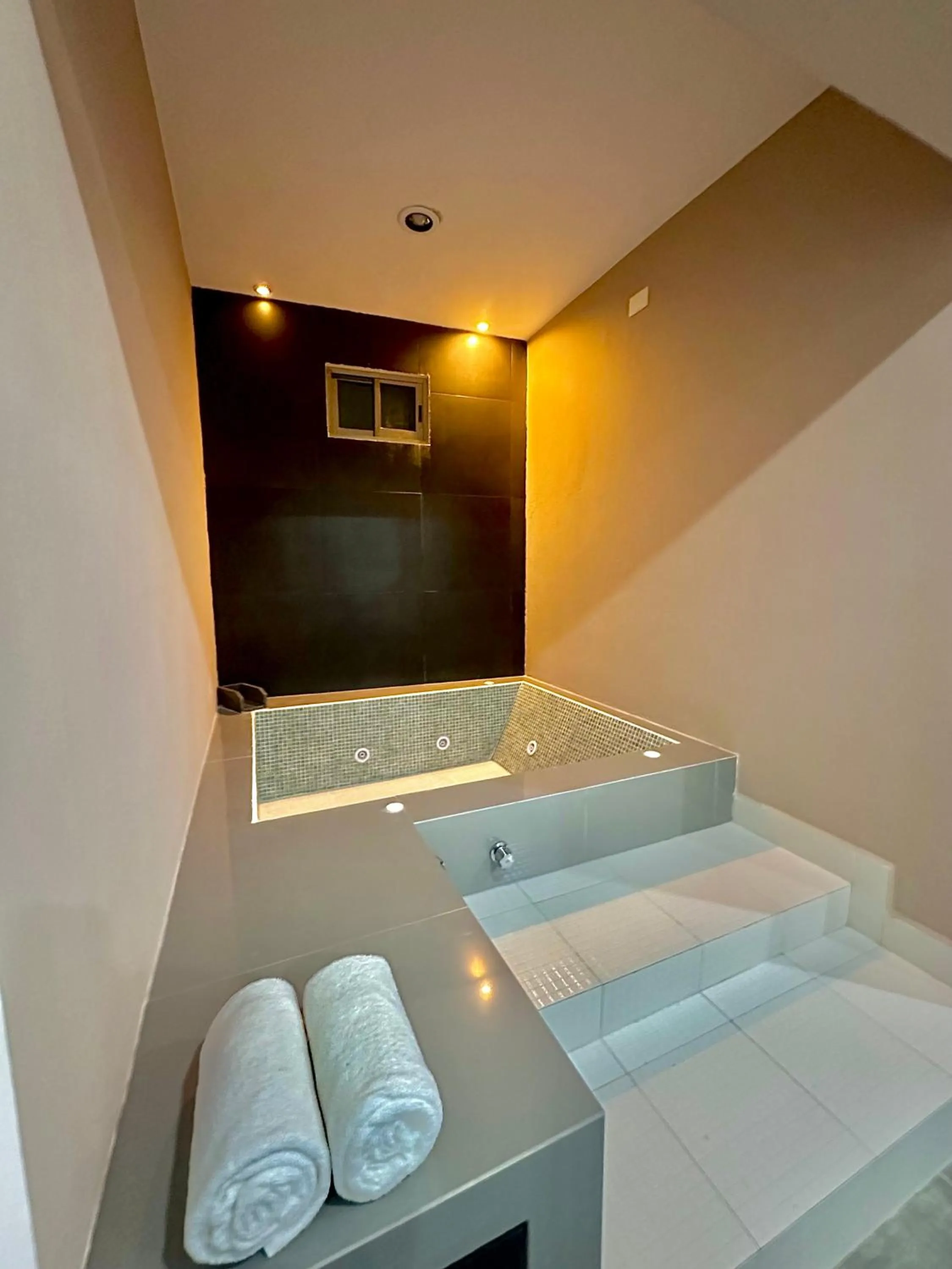 Hot Tub in Hotel Zibahun