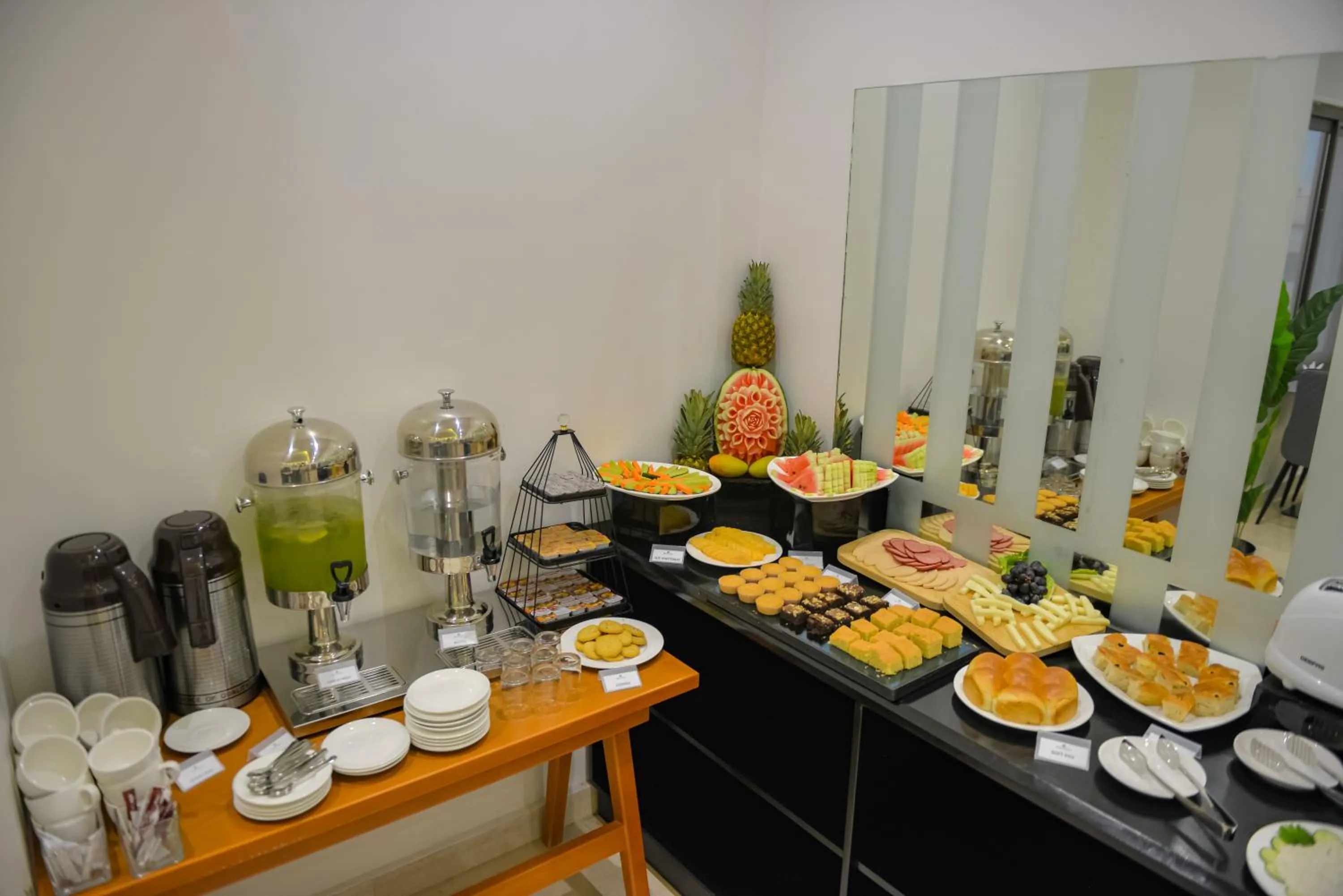 Restaurant/places to eat in Express City Hotel - Duqm