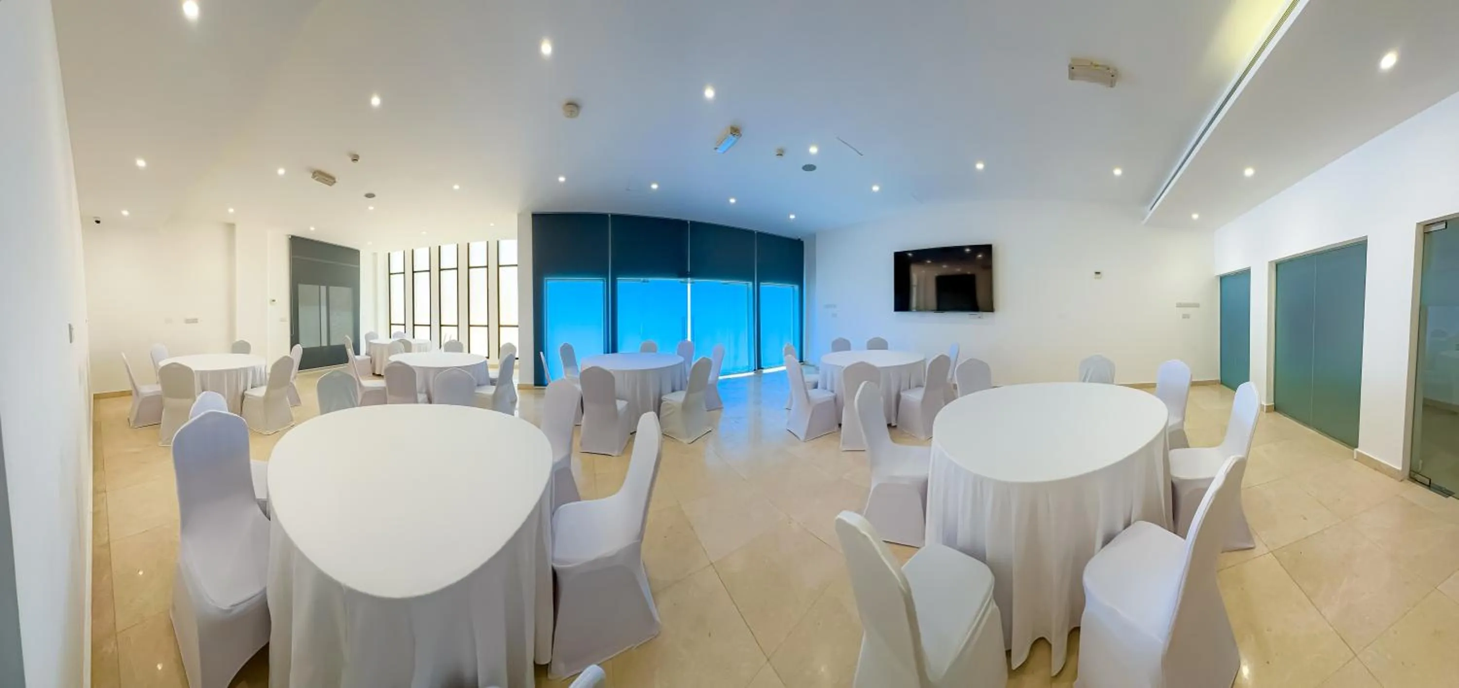 Property building in Express City Hotel - Duqm