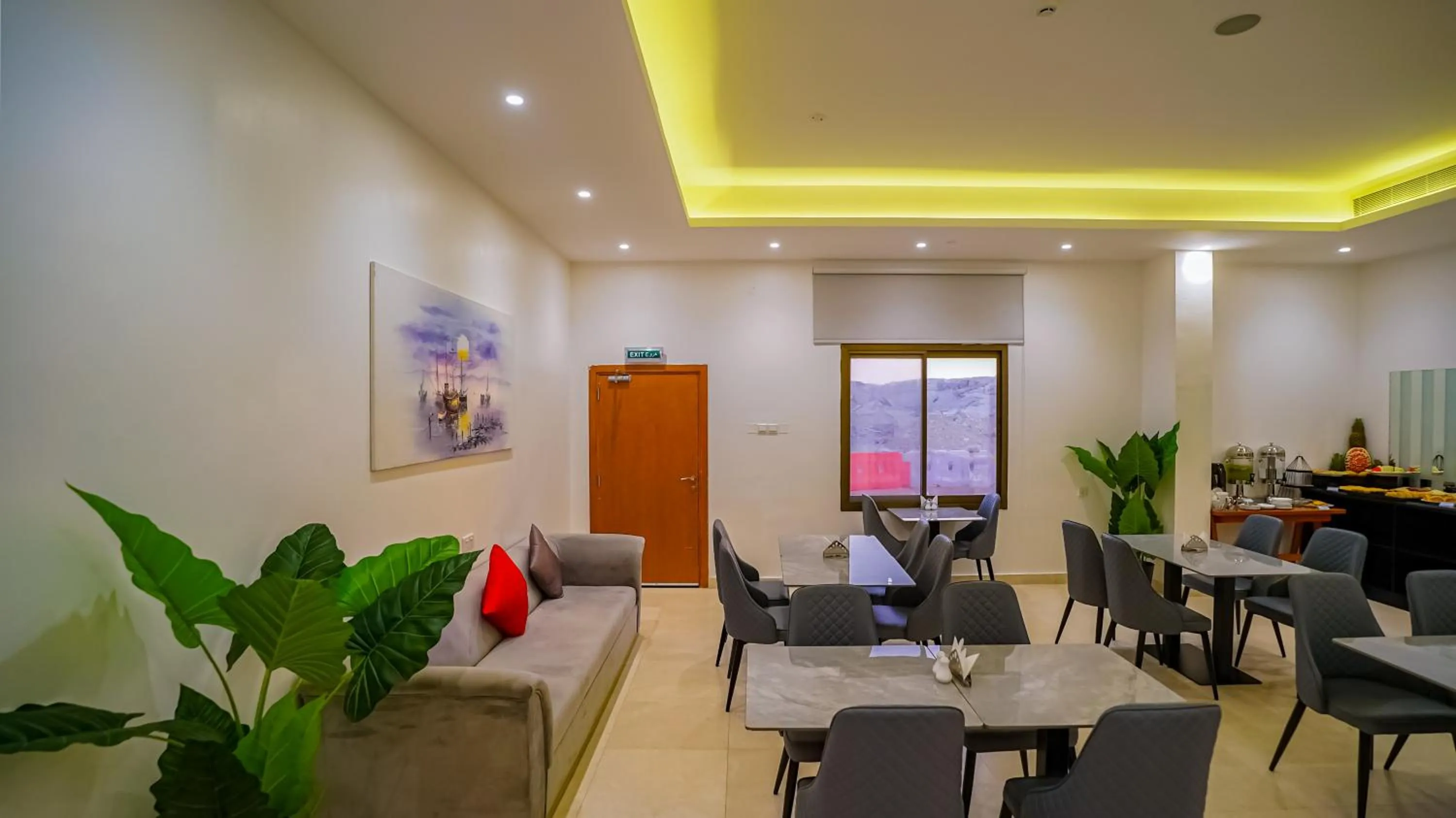 Restaurant/places to eat in Express City Hotel - Duqm