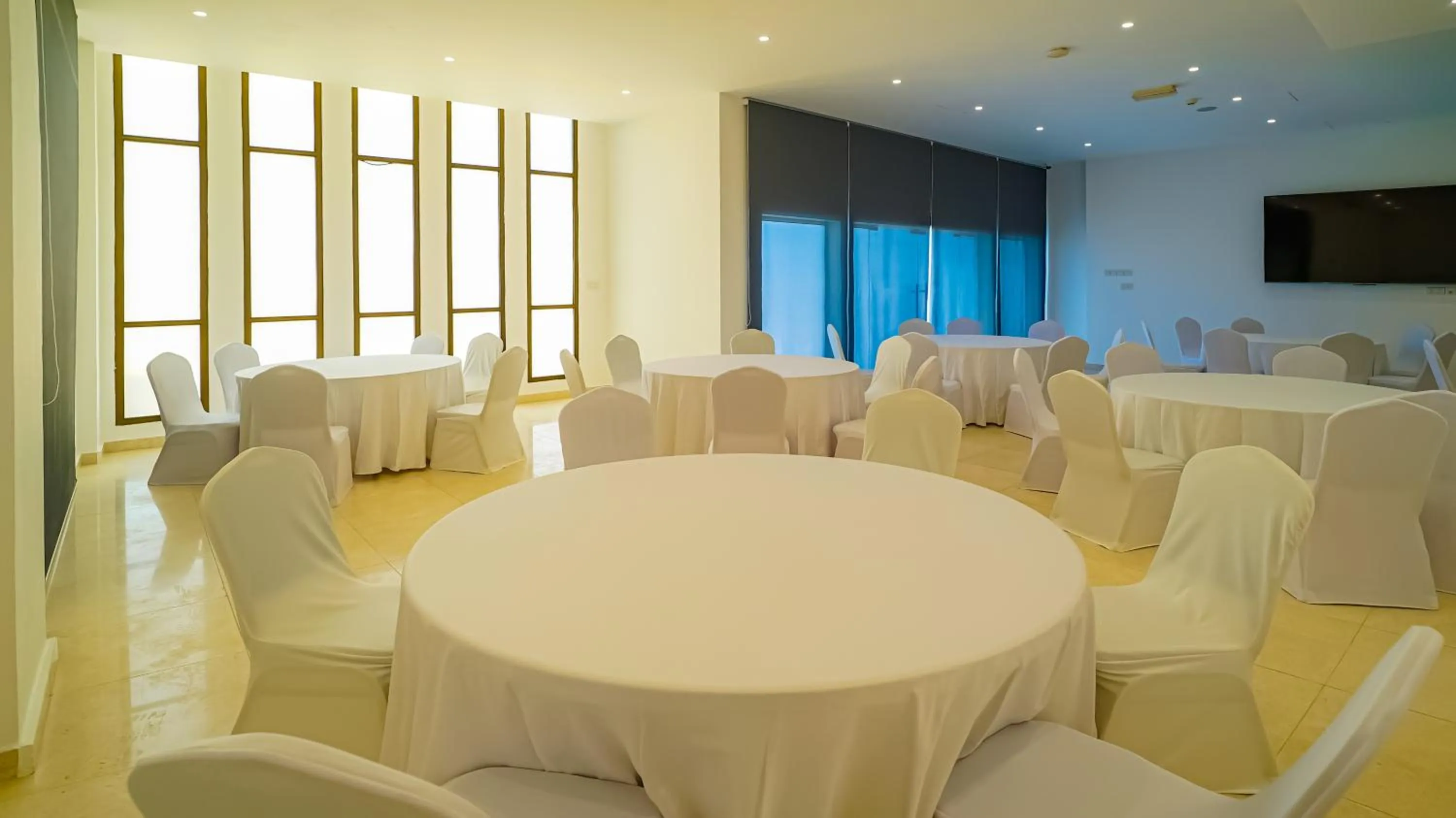 Property building in Express City Hotel - Duqm