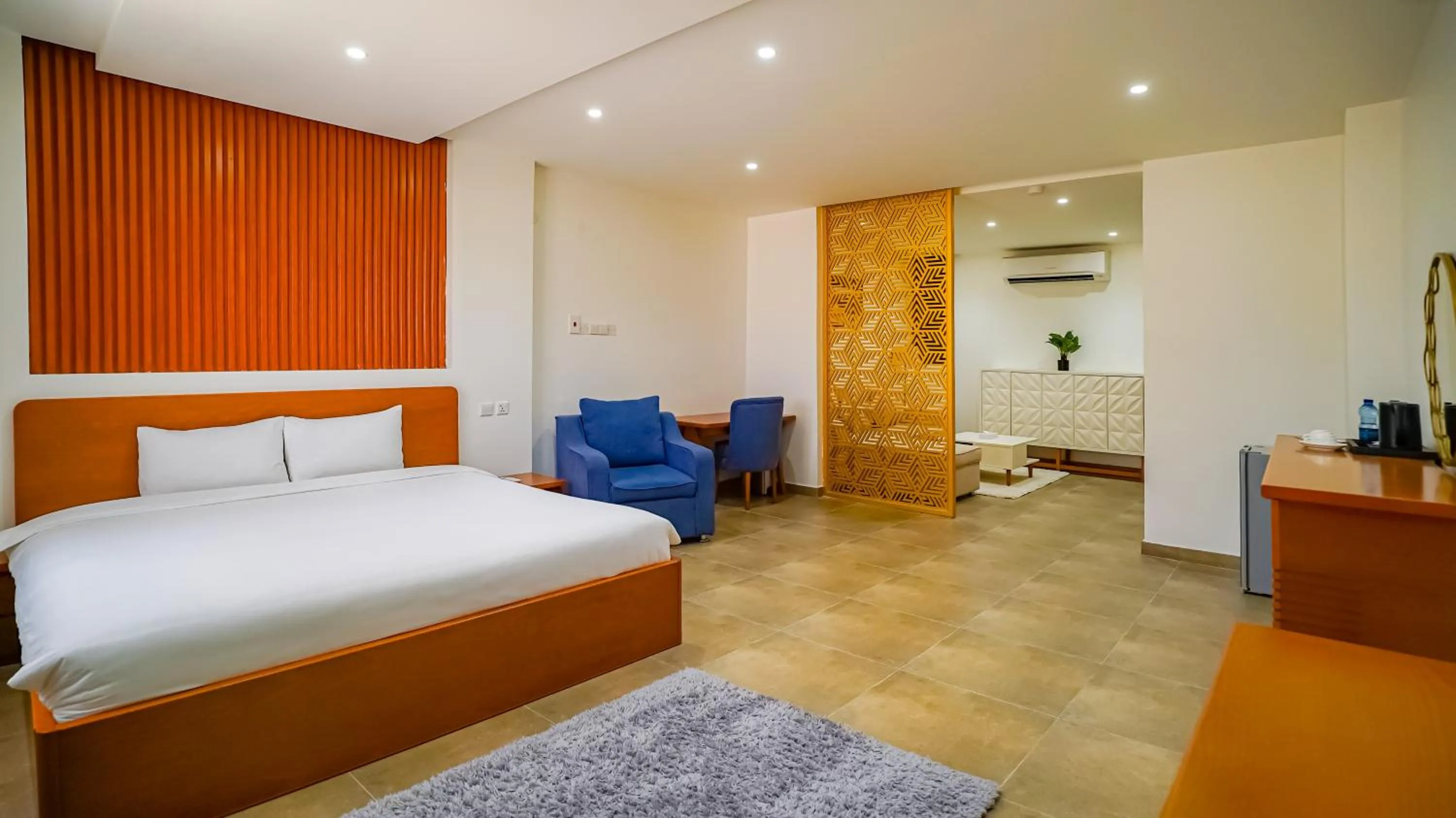 Bedroom, Bed in Express City Hotel - Duqm