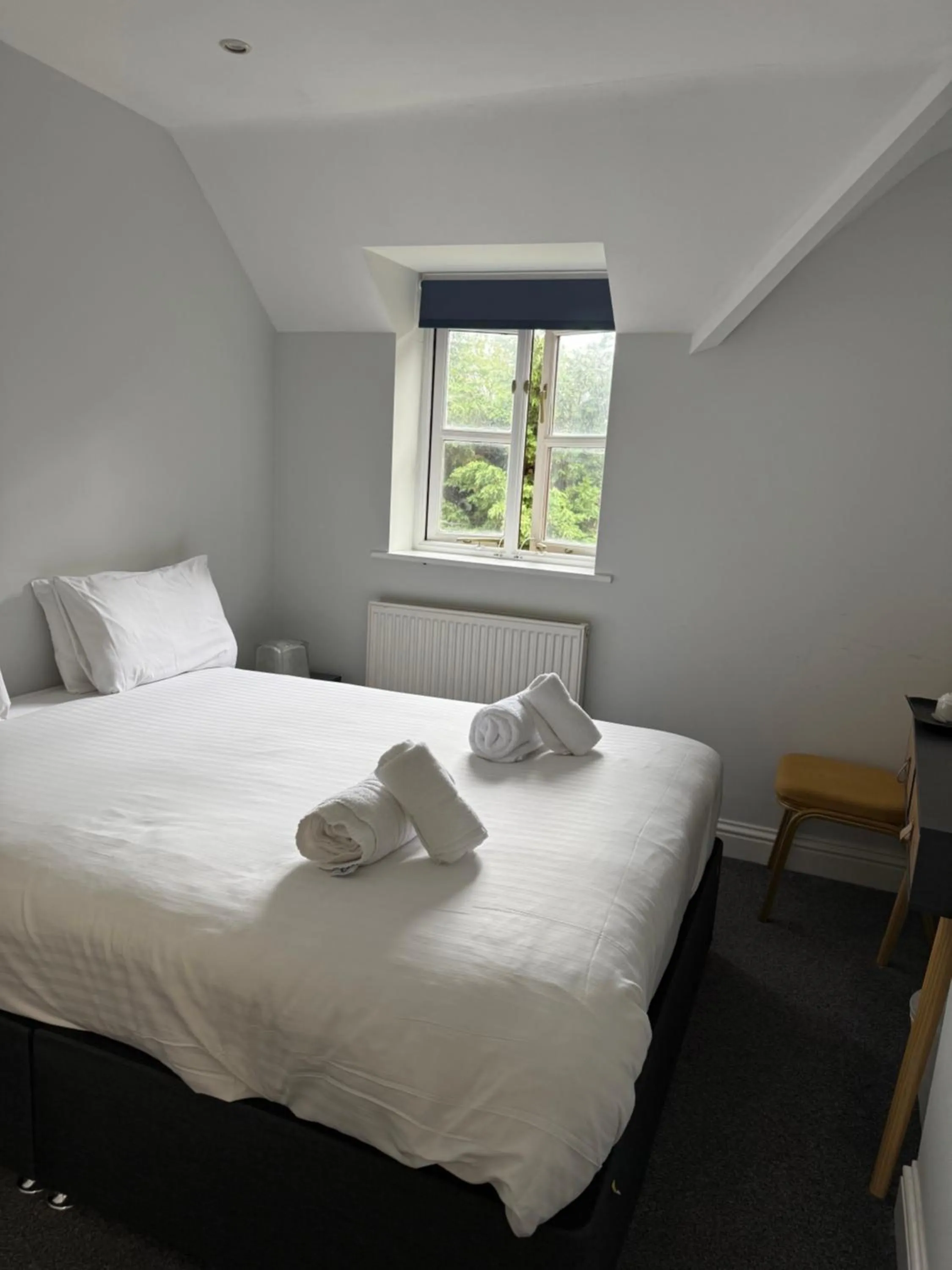 Bedroom, Bed in Marsh Farm Hotel