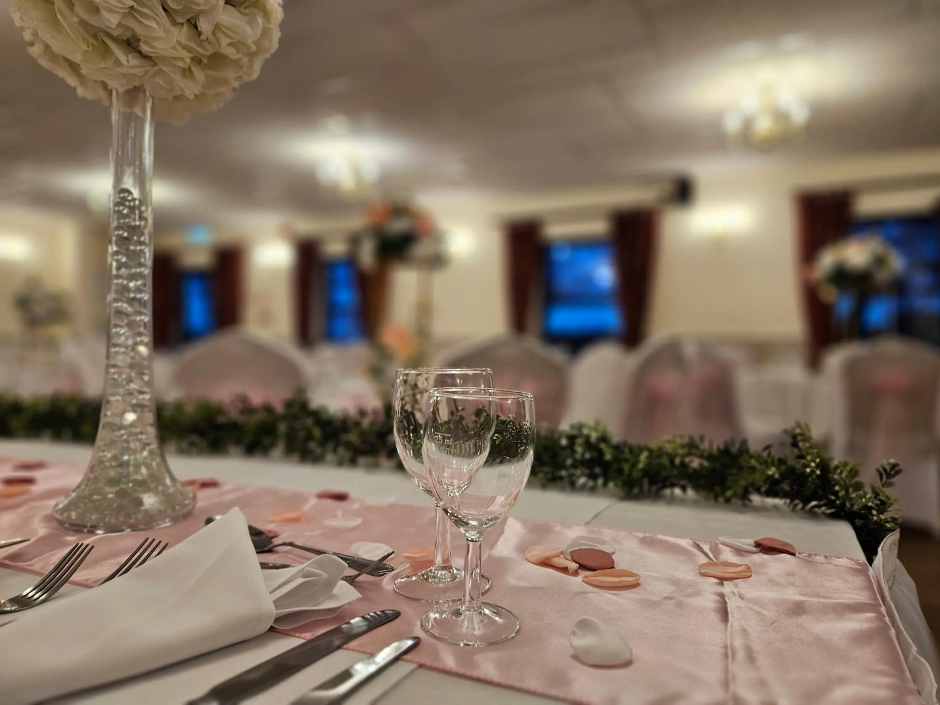 wedding in Marsh Farm Hotel