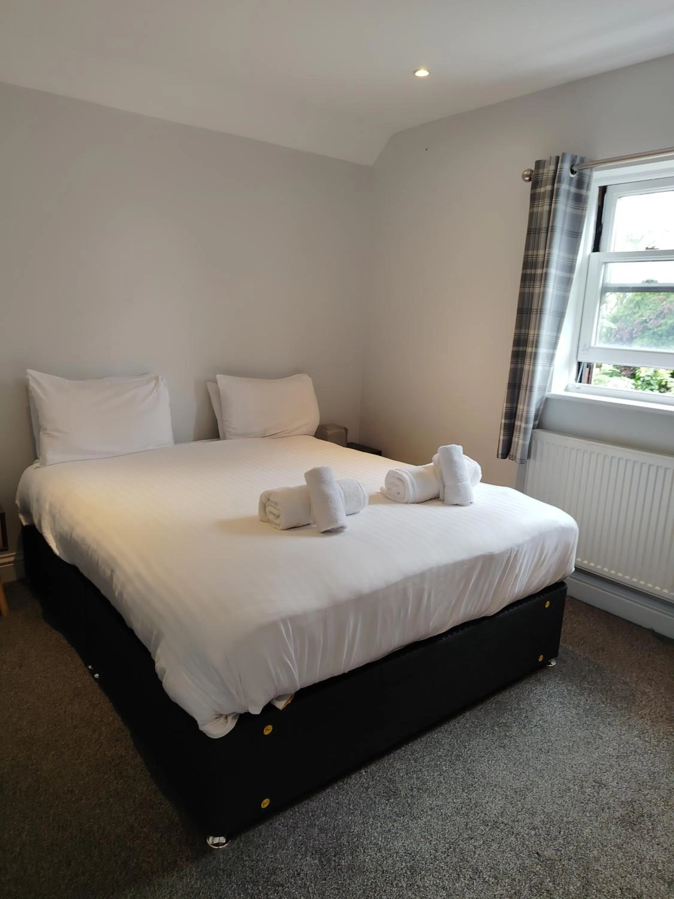 Bedroom, Bed in Marsh Farm Hotel